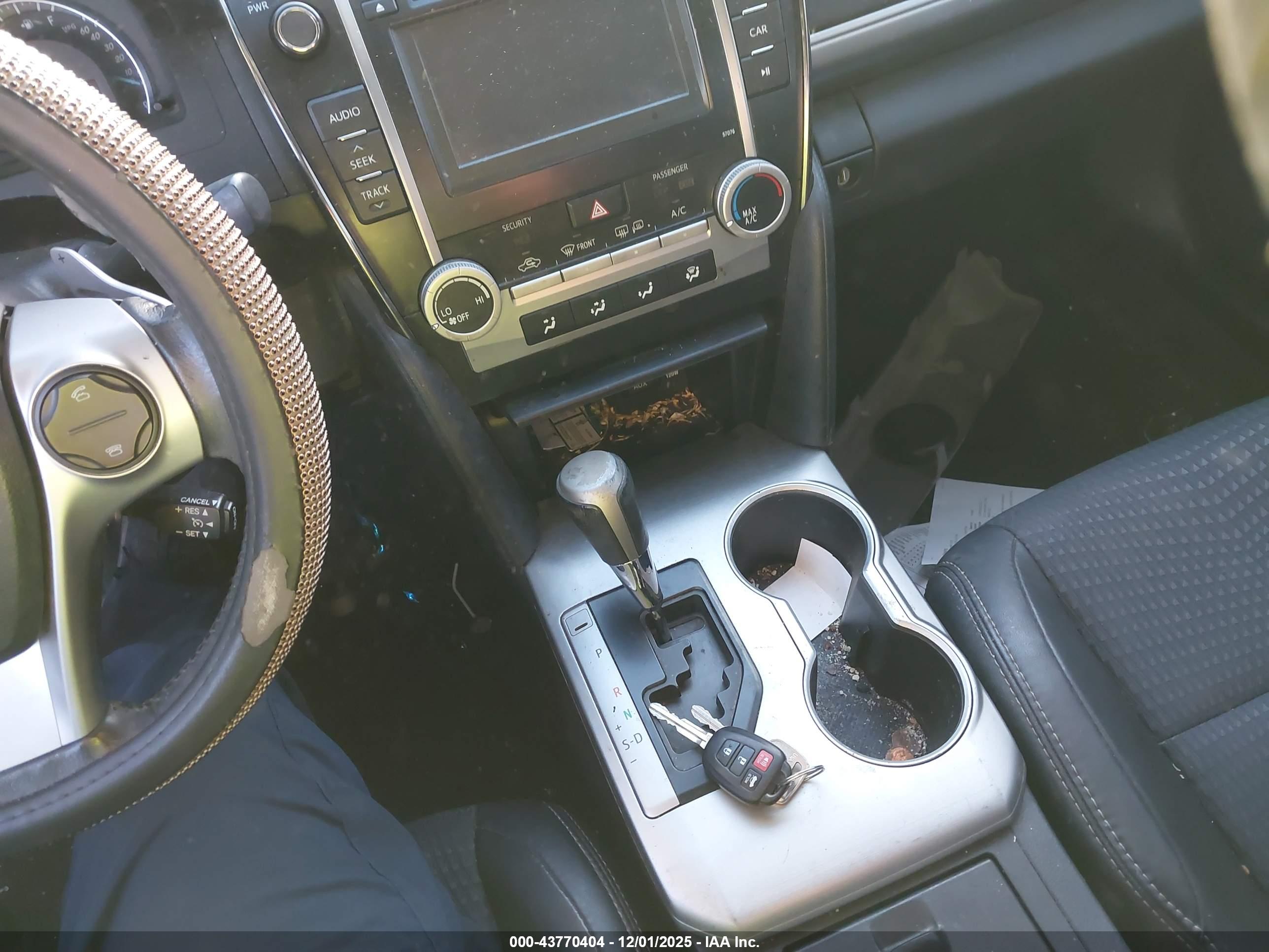 TOYOTA CAMRY image 11