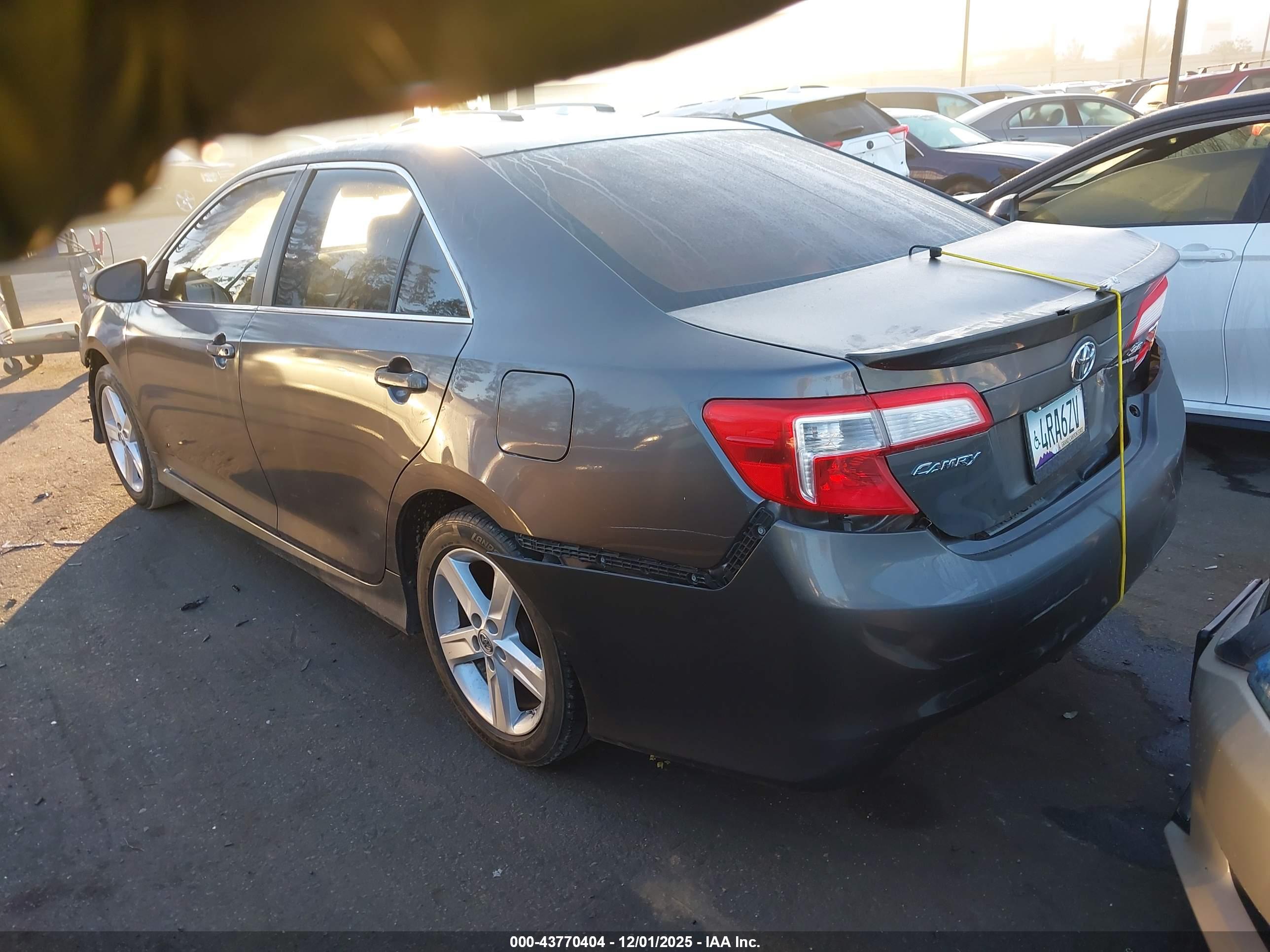 TOYOTA CAMRY image 3