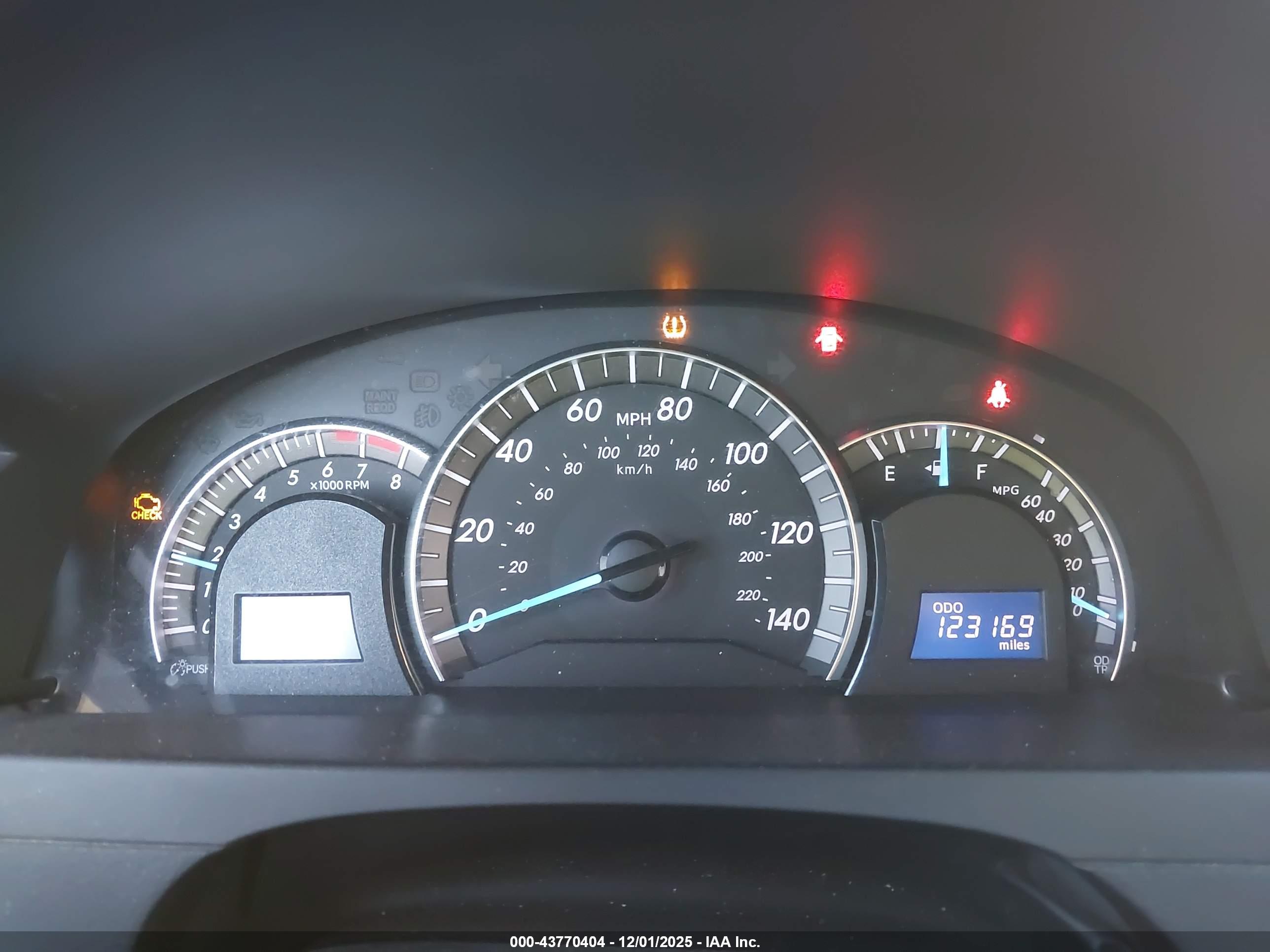 TOYOTA CAMRY image 7