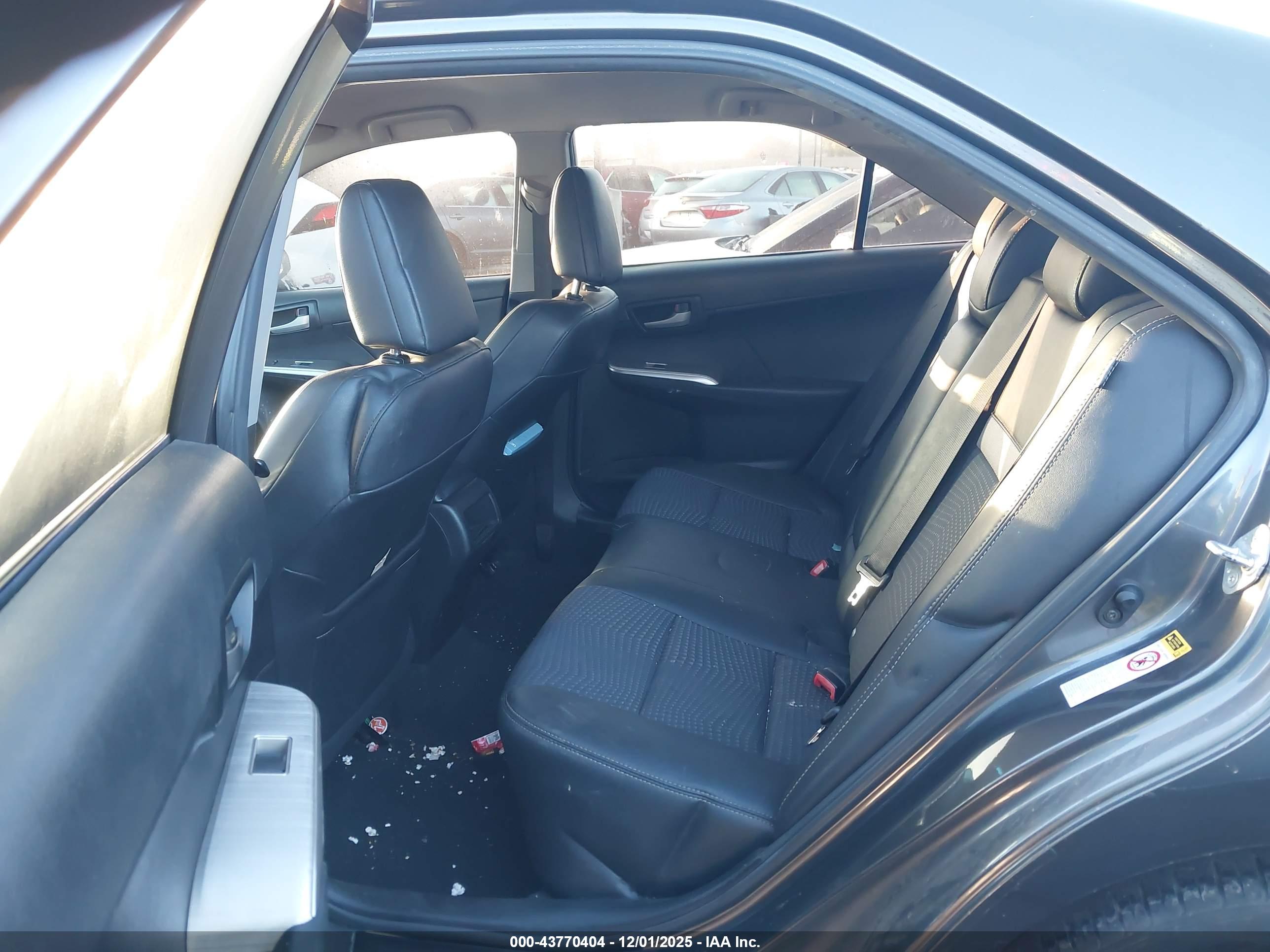 TOYOTA CAMRY image 8