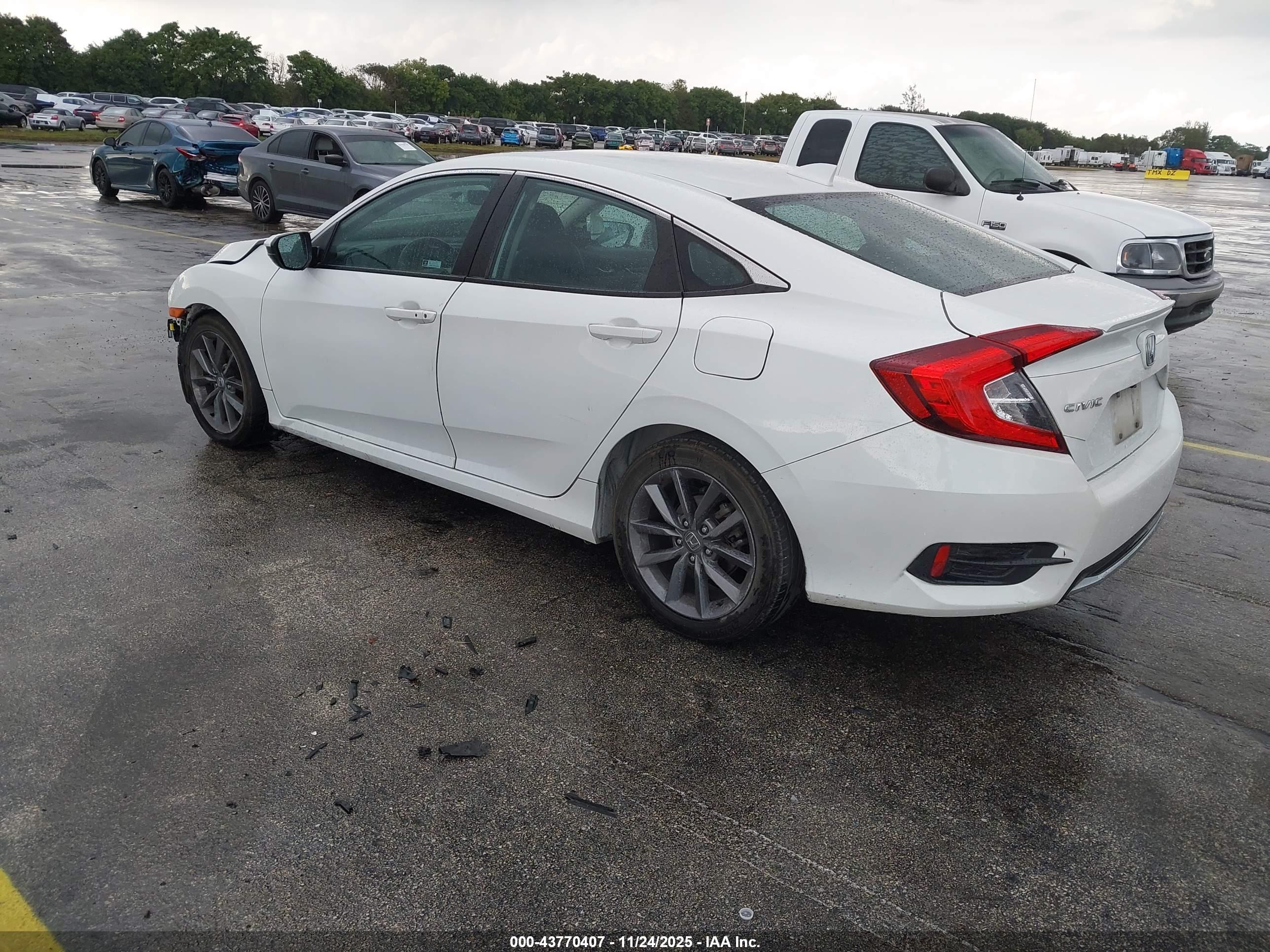 HONDA CIVIC image 3