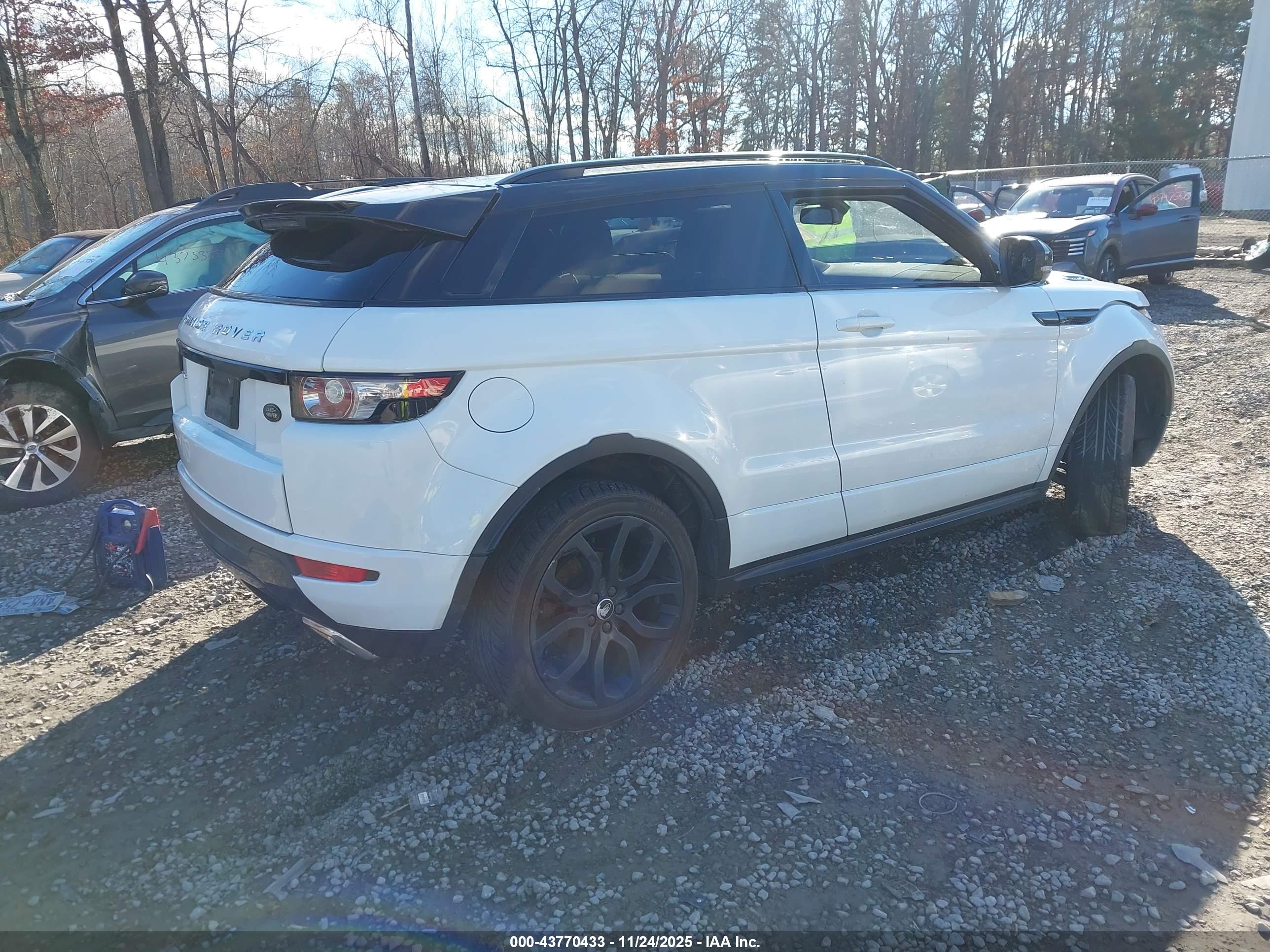 LAND ROVER image 4