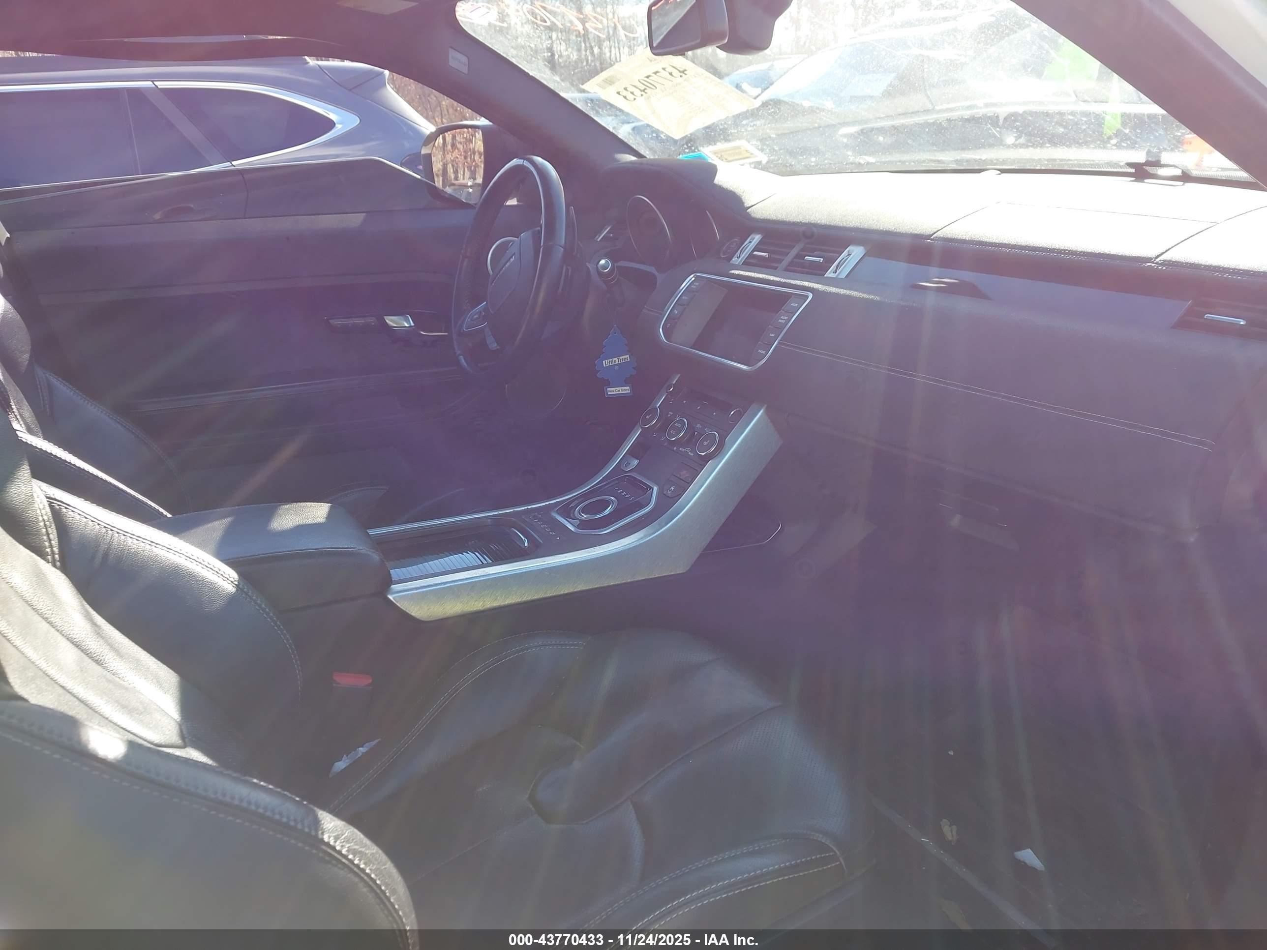 LAND ROVER image 5