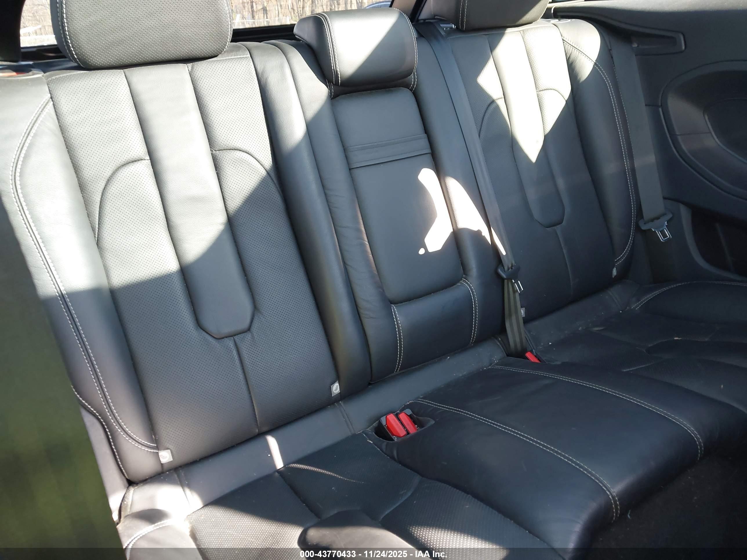 LAND ROVER image 8