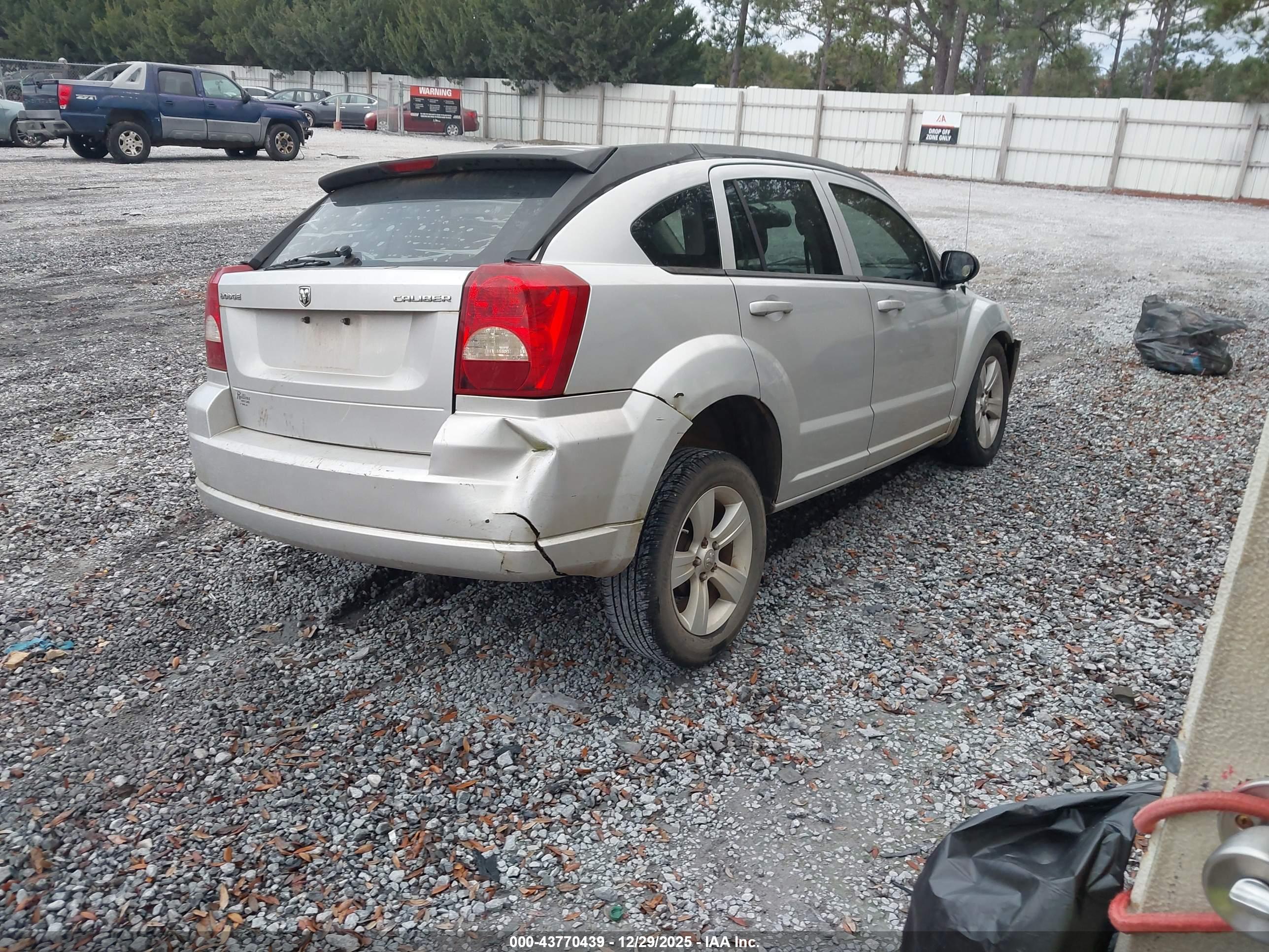 DODGE CALIBER image 4