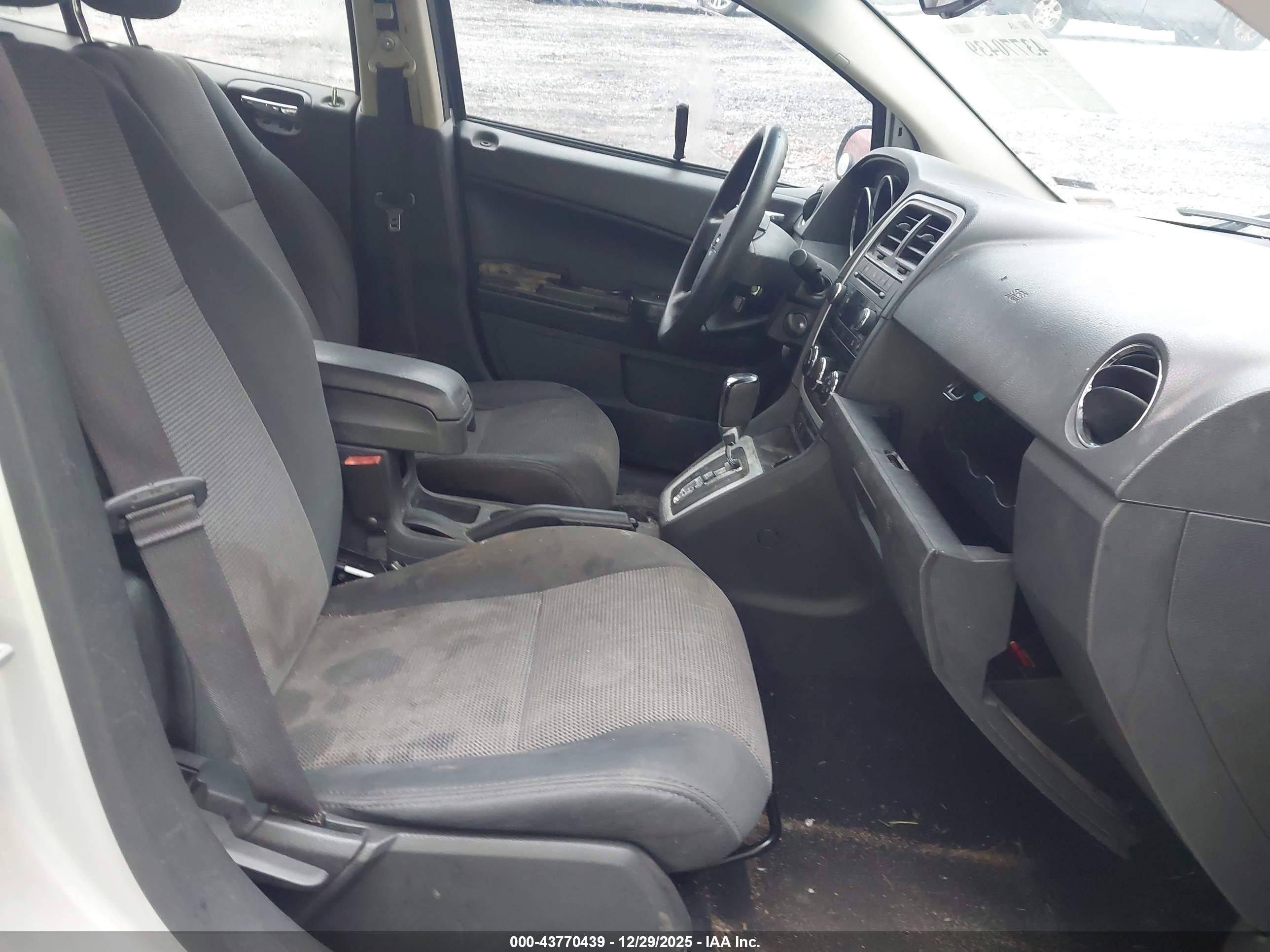 DODGE CALIBER image 5