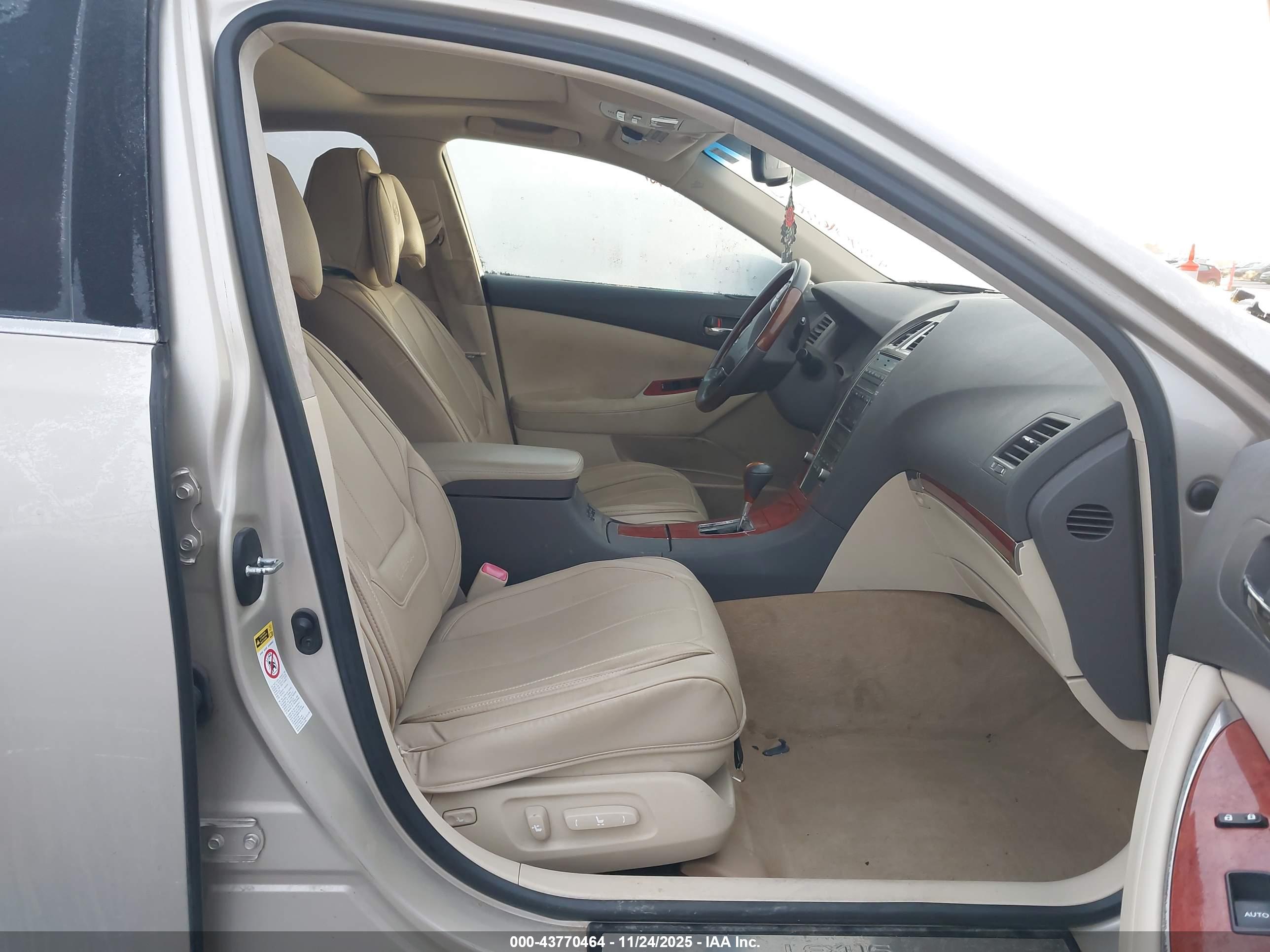 LEXUS ES image 5