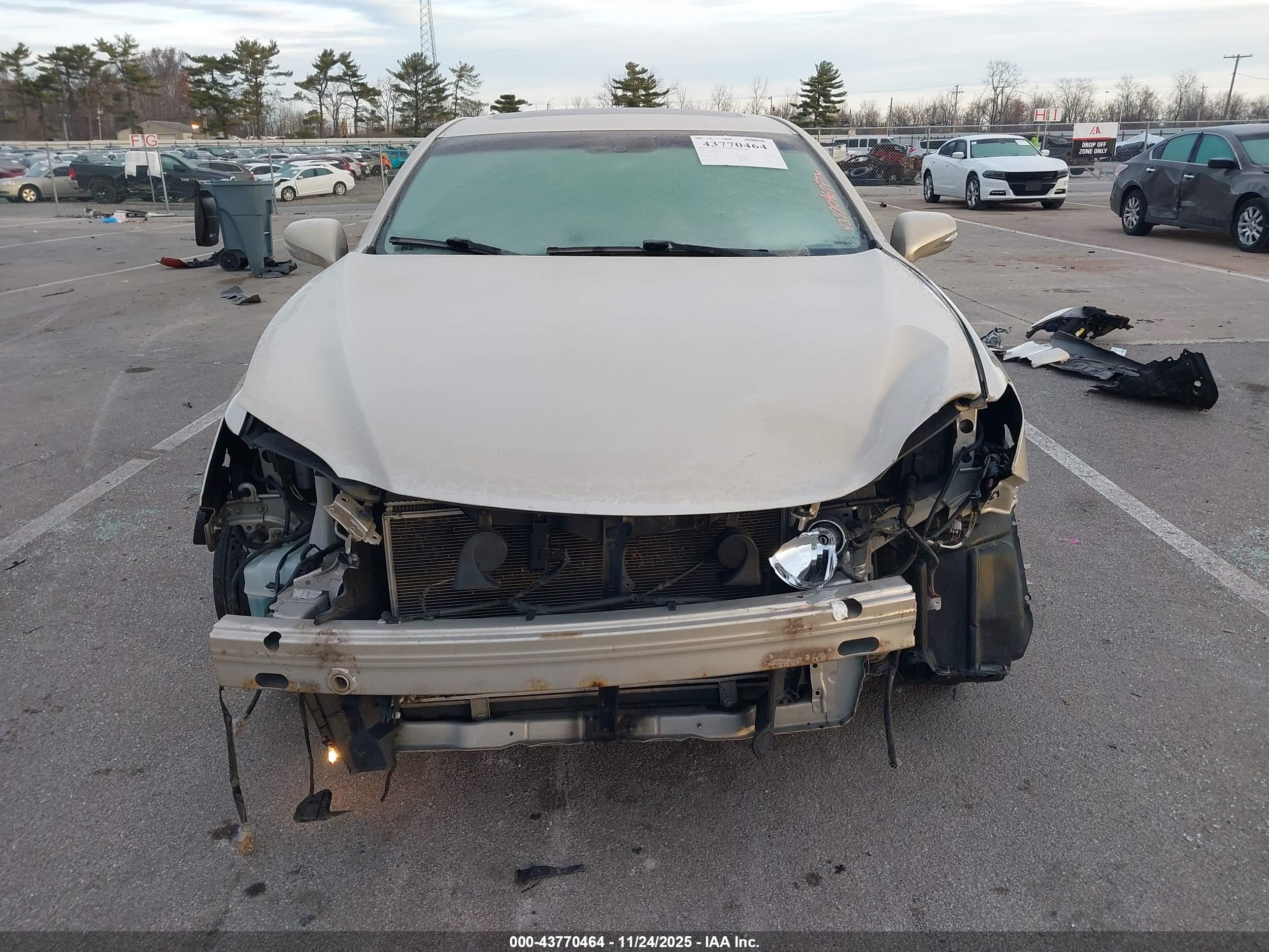 LEXUS ES image 6