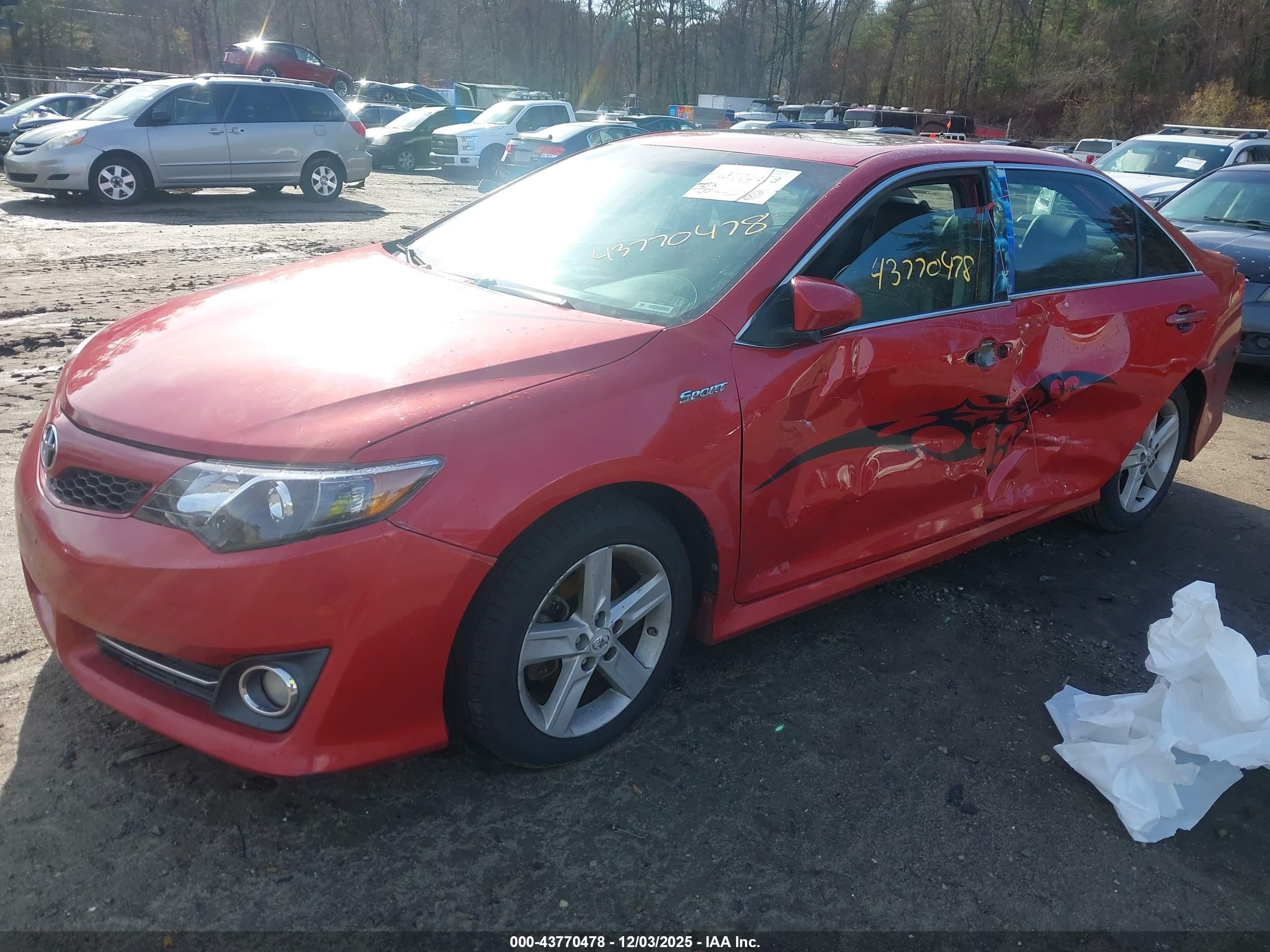 TOYOTA CAMRY image 2