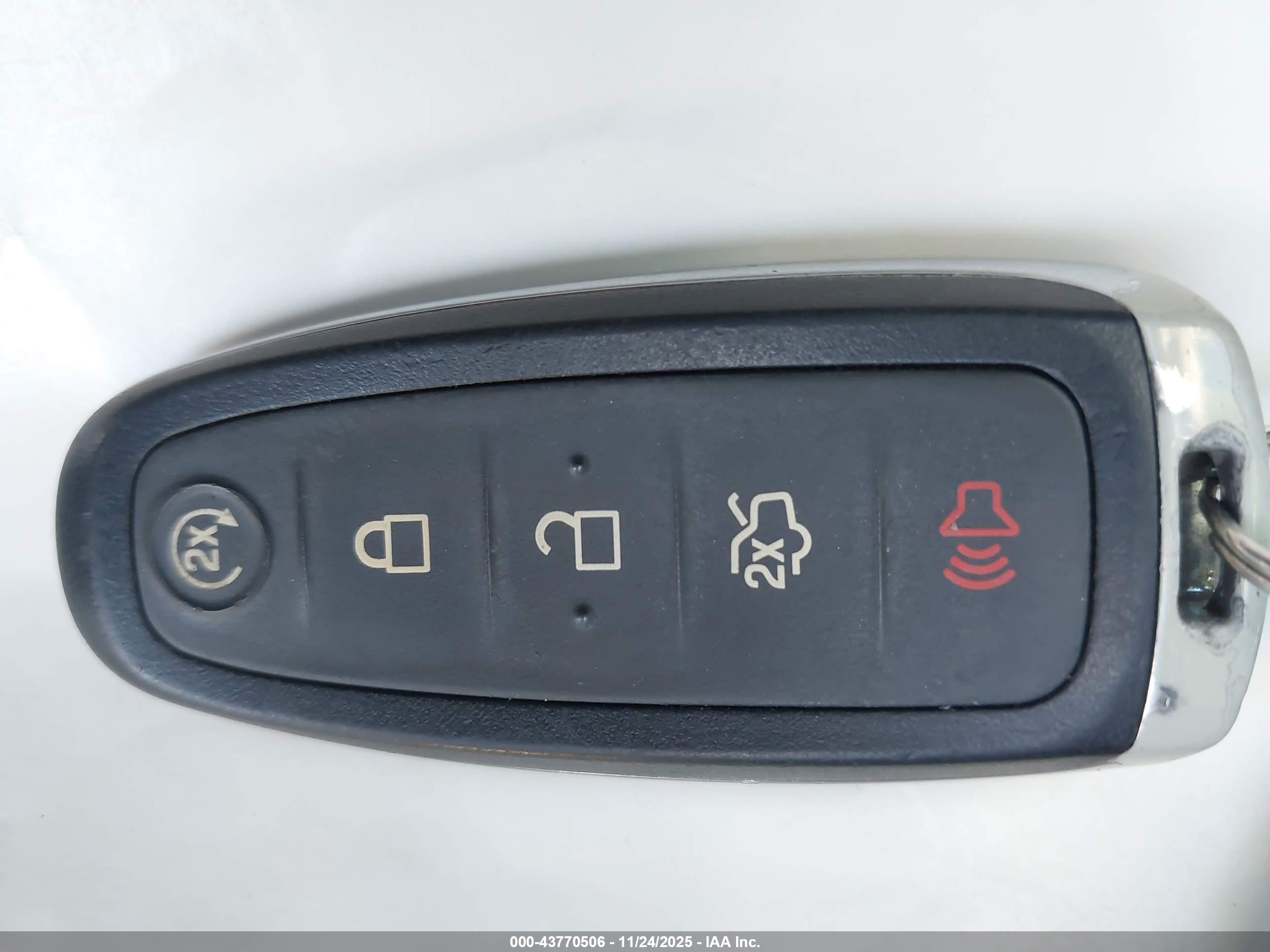 FORD ESCAPE image 11