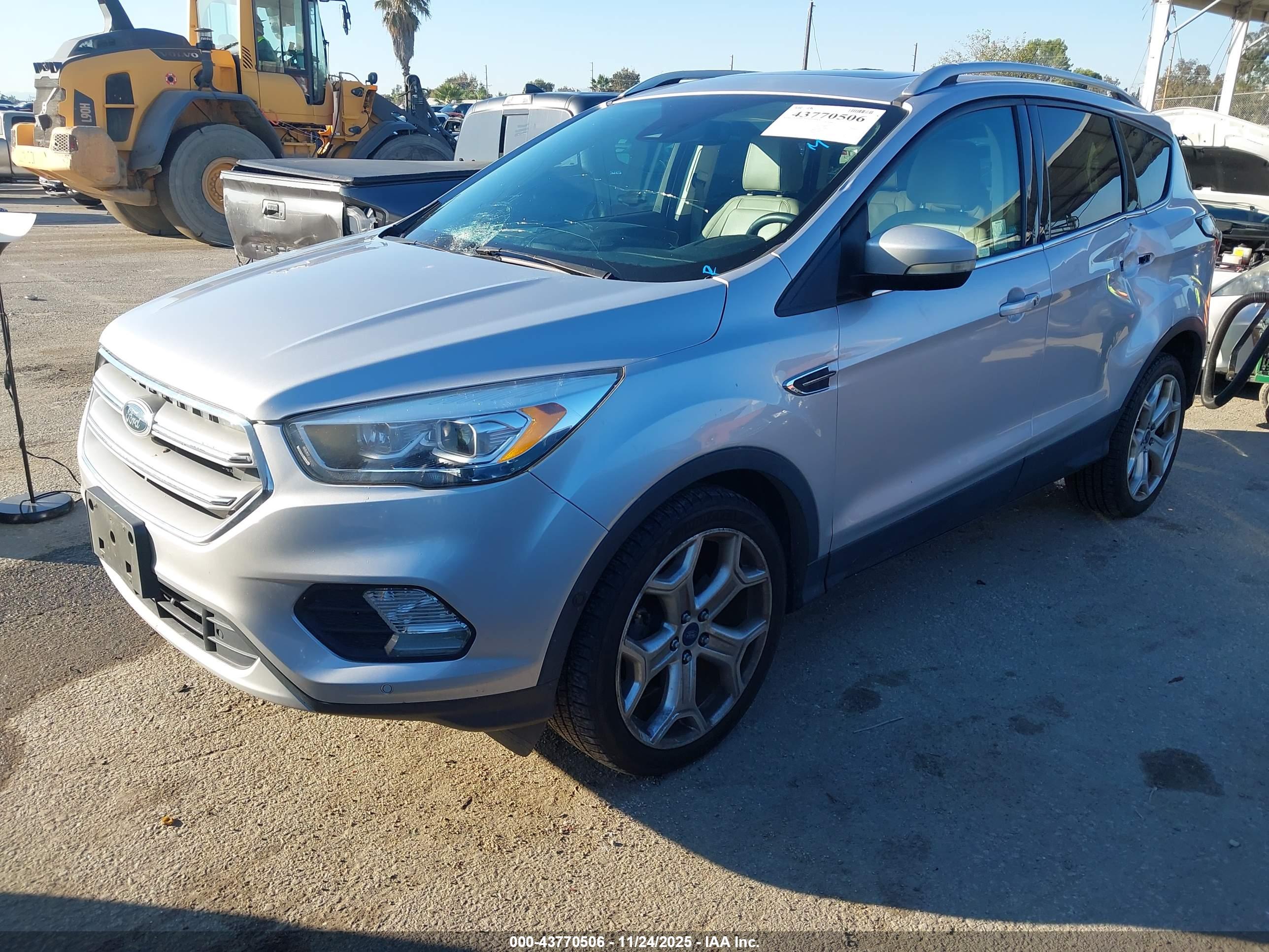 FORD ESCAPE image 2