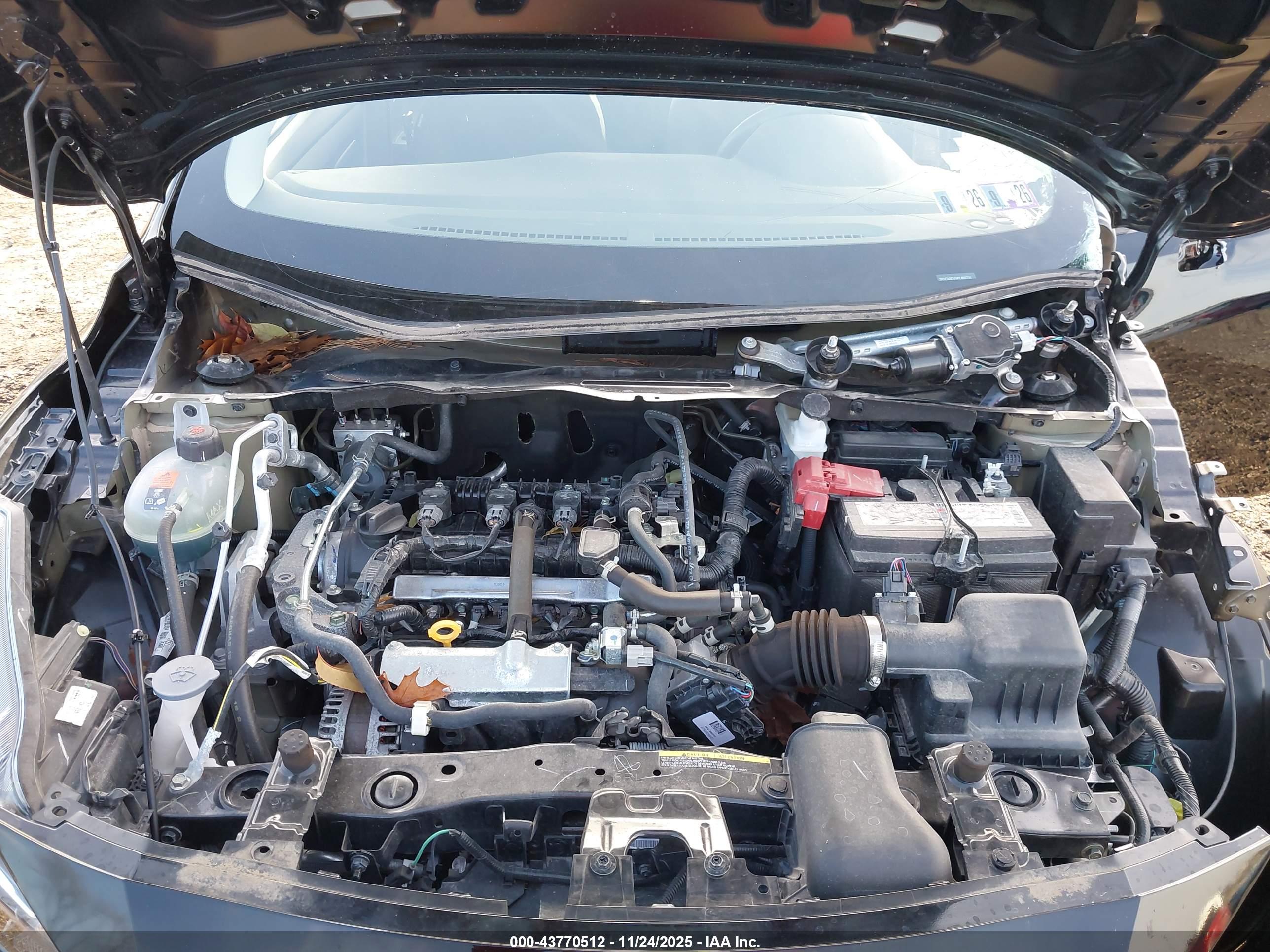 NISSAN VERSA image 10