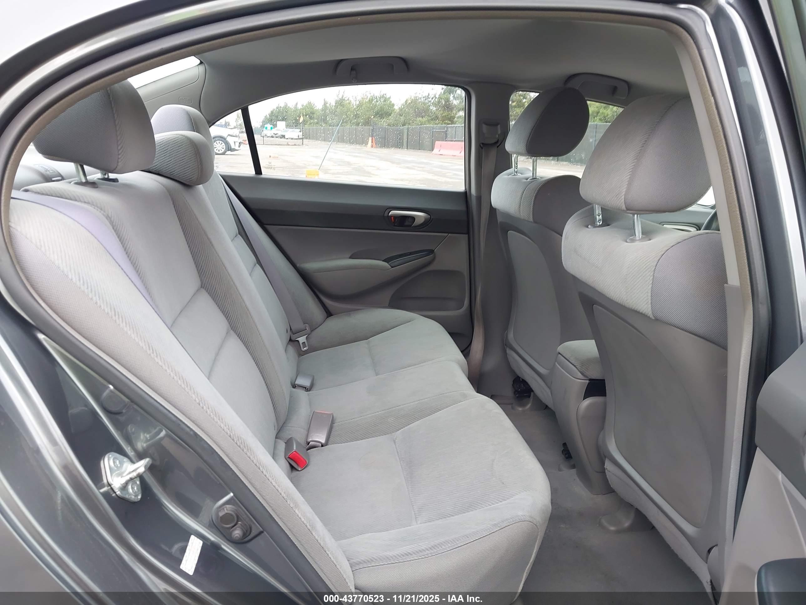 HONDA CIVIC image 8