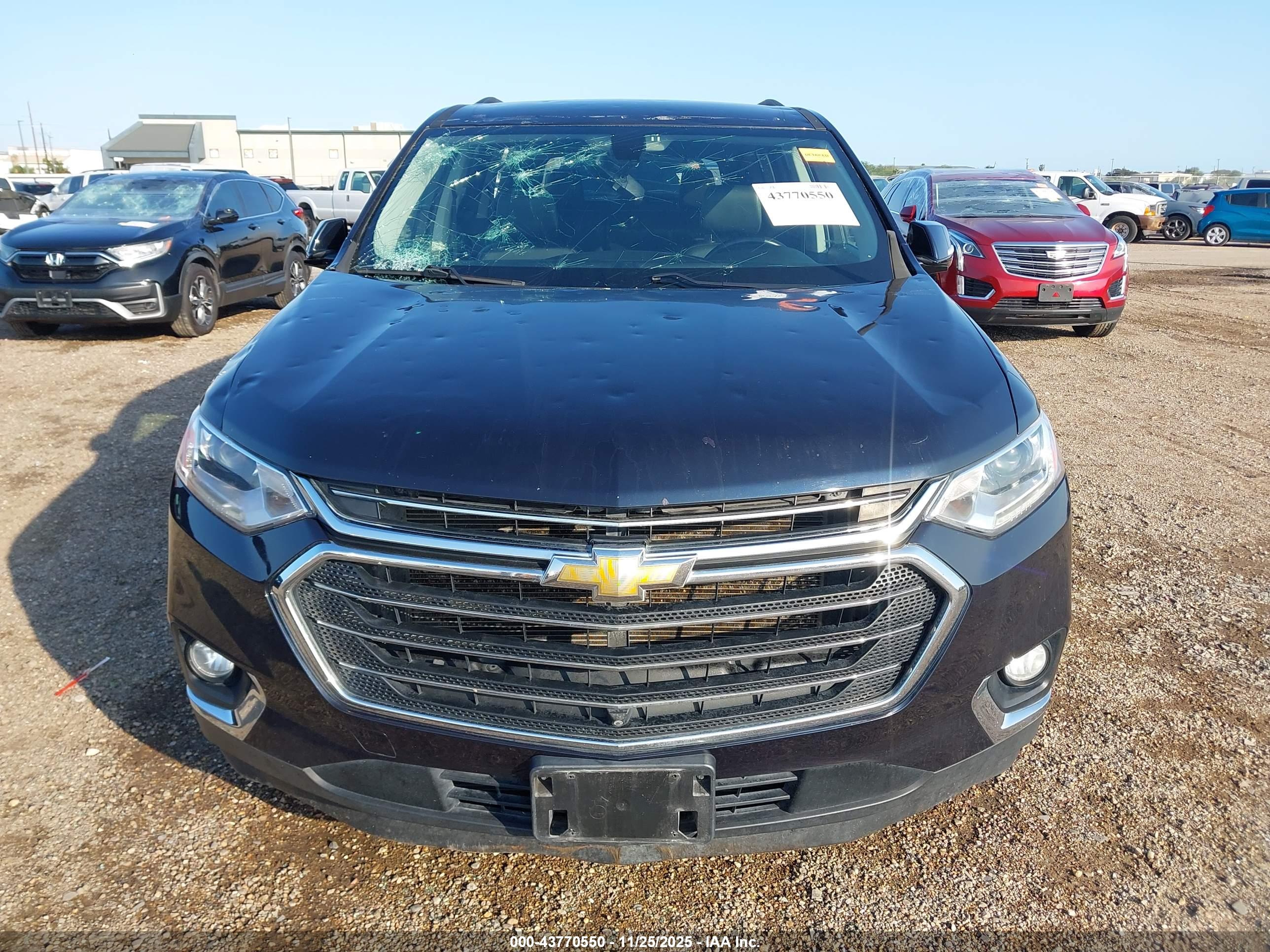 CHEVROLET TRAVERSE image 6