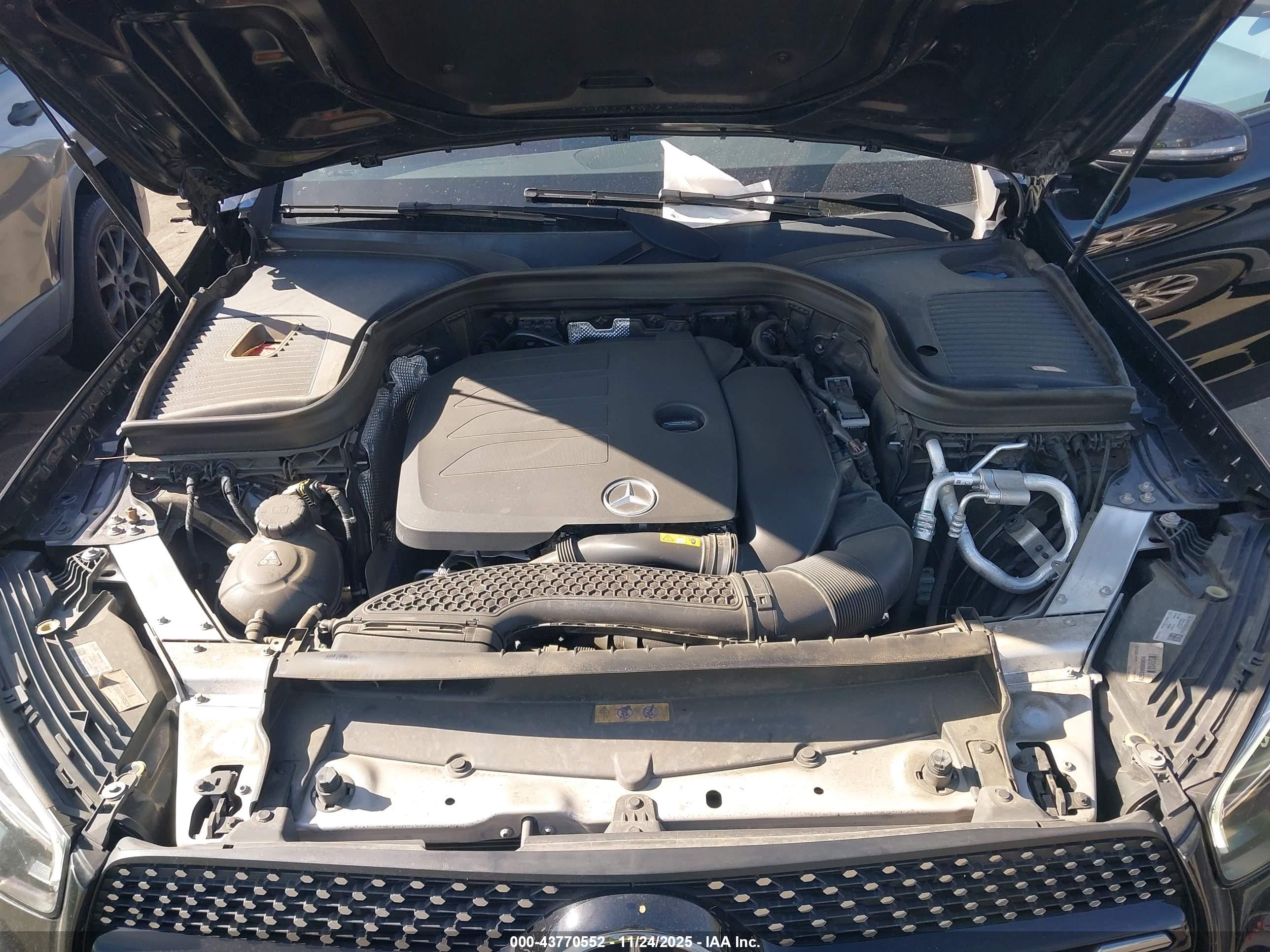 MERCEDES-BENZ GLC image 10