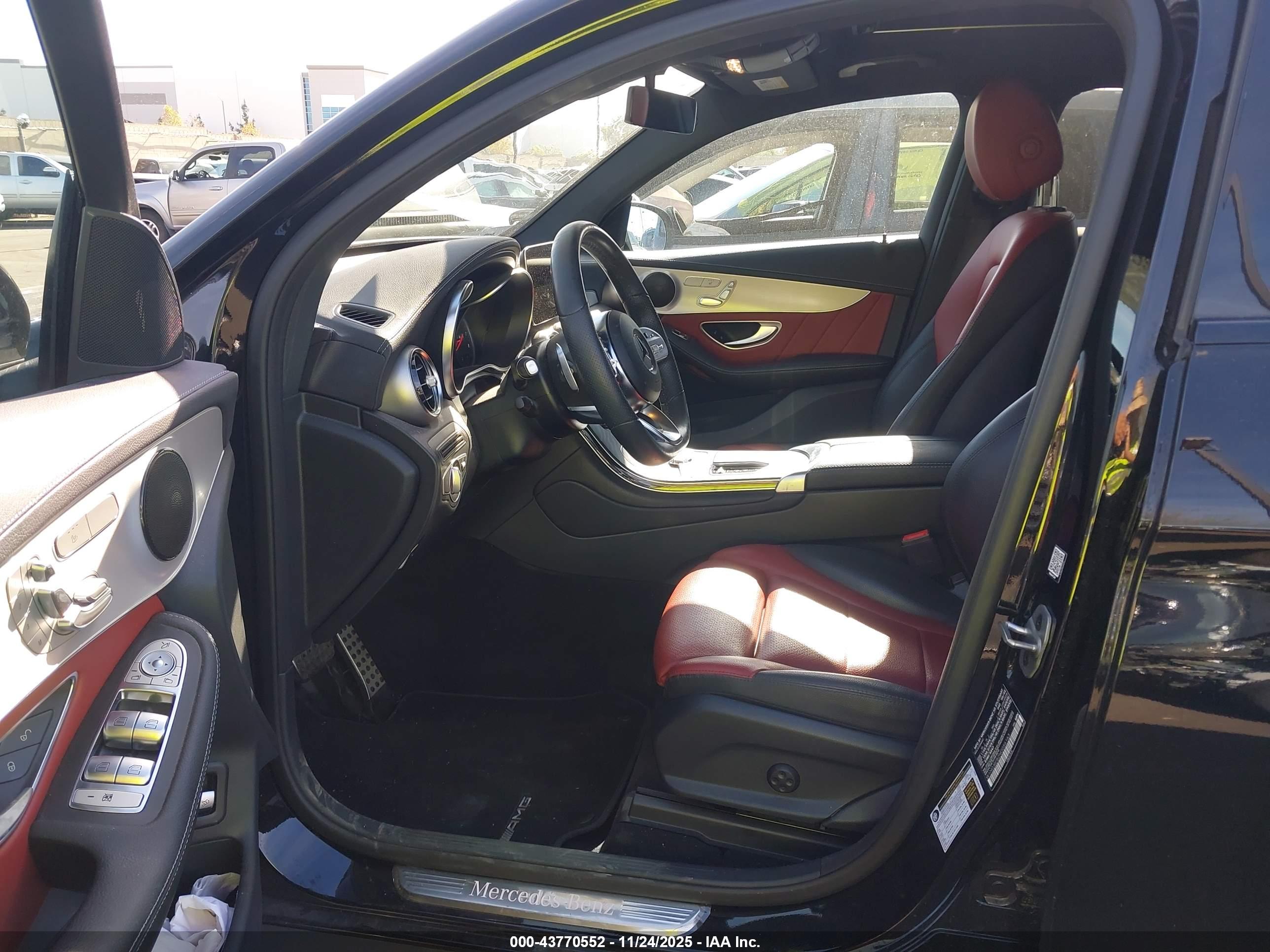 MERCEDES-BENZ GLC image 5