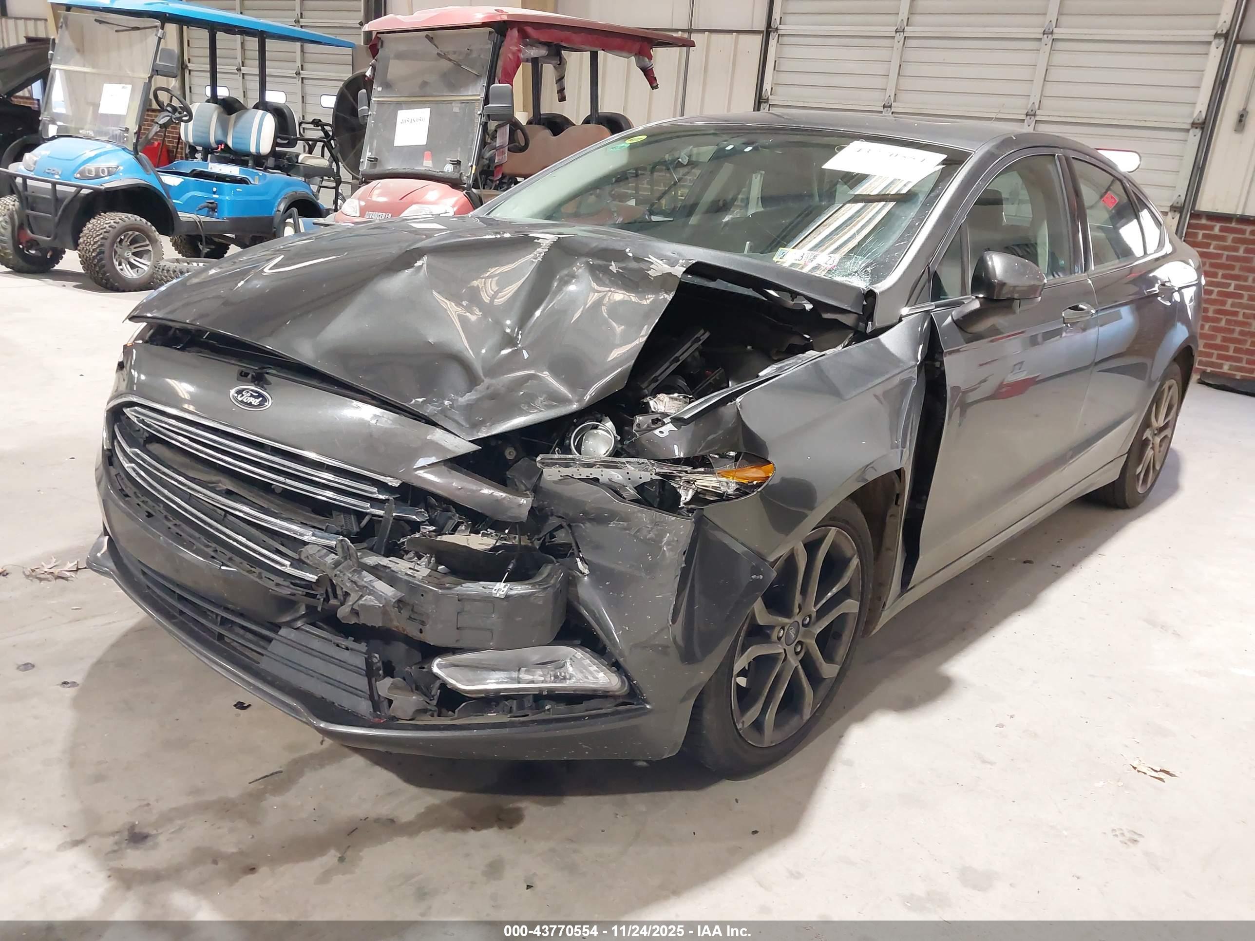 FORD FUSION image 6