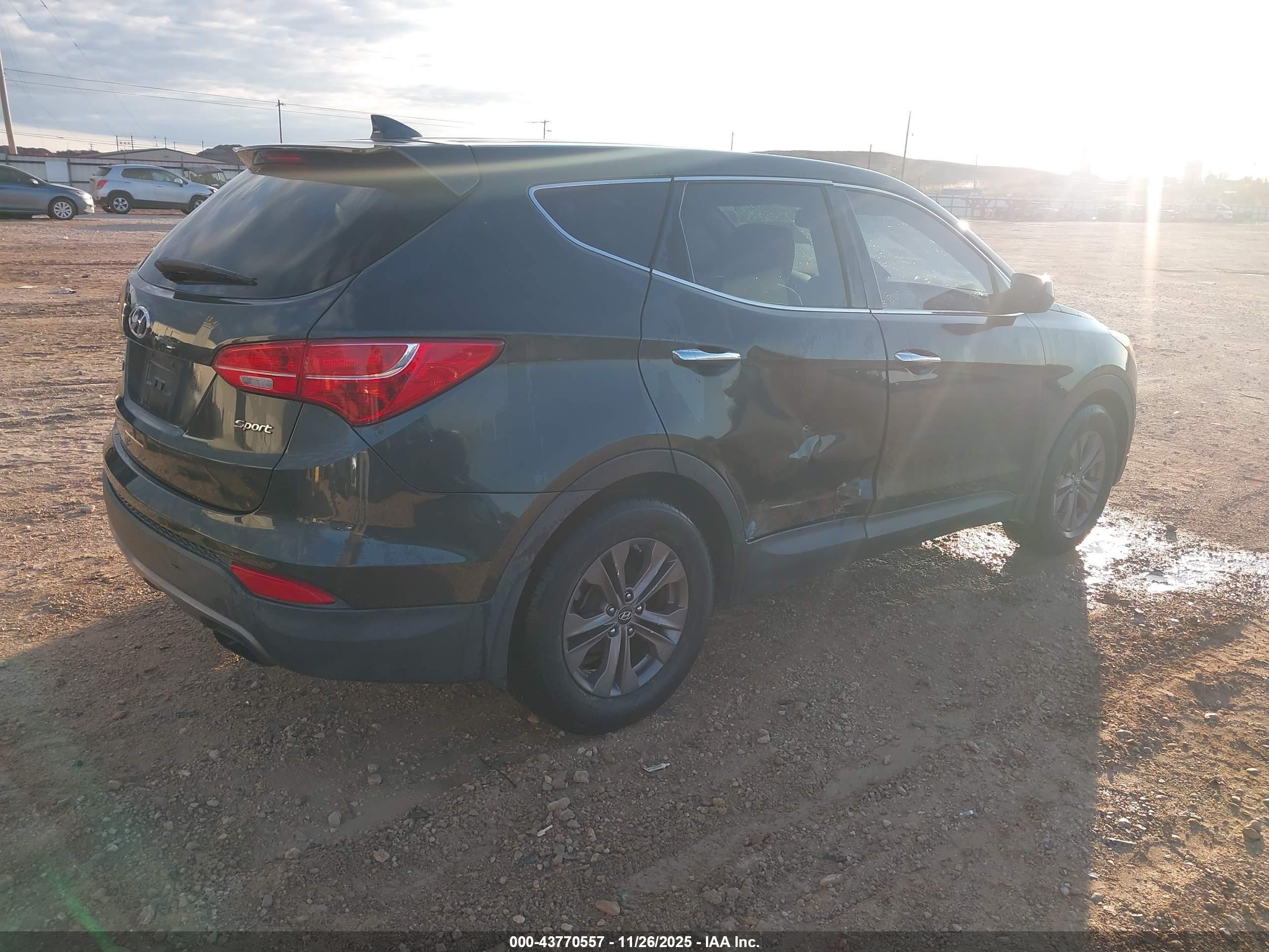 HYUNDAI SANTA image 4