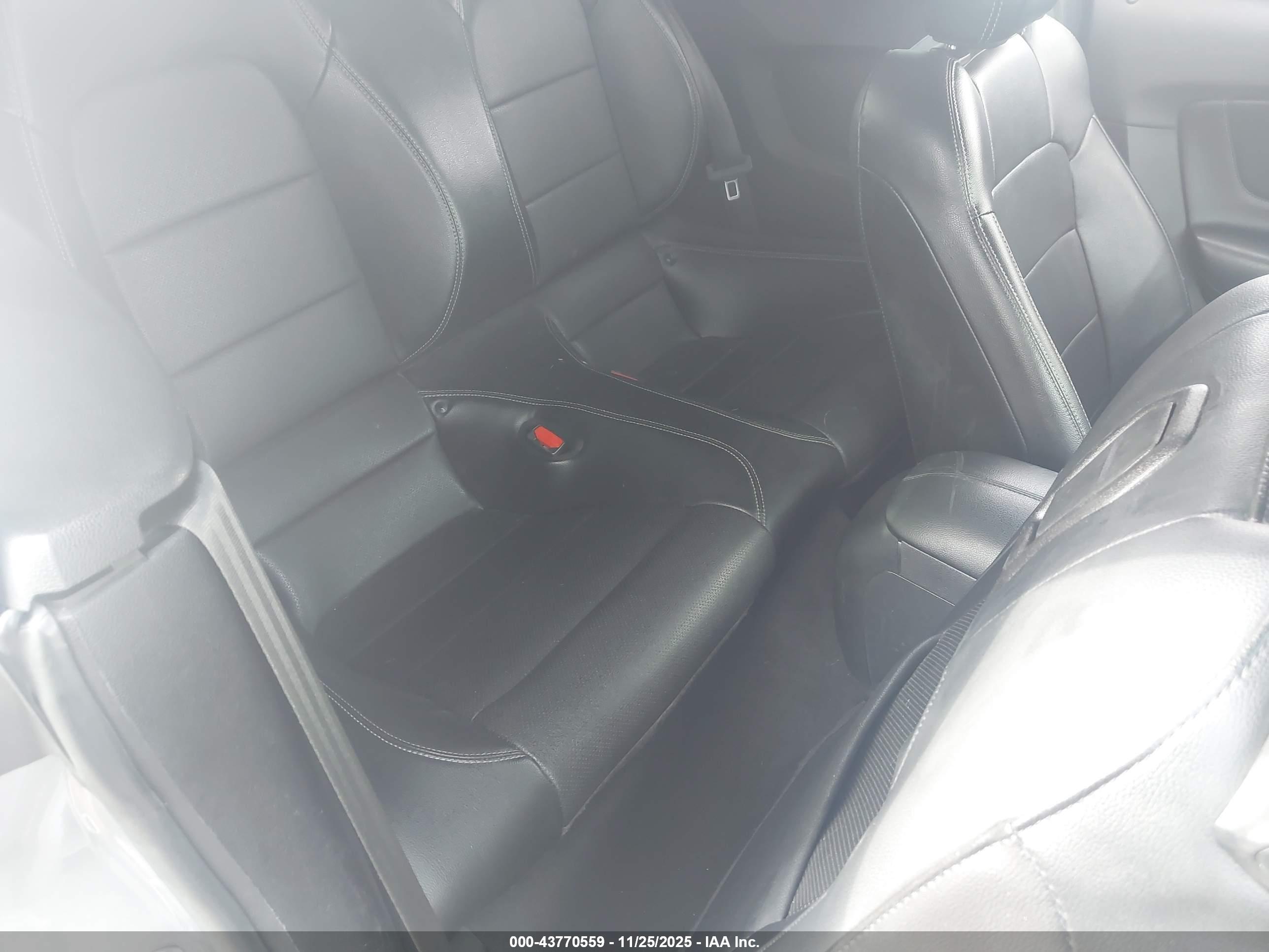 FORD MUSTANG image 8
