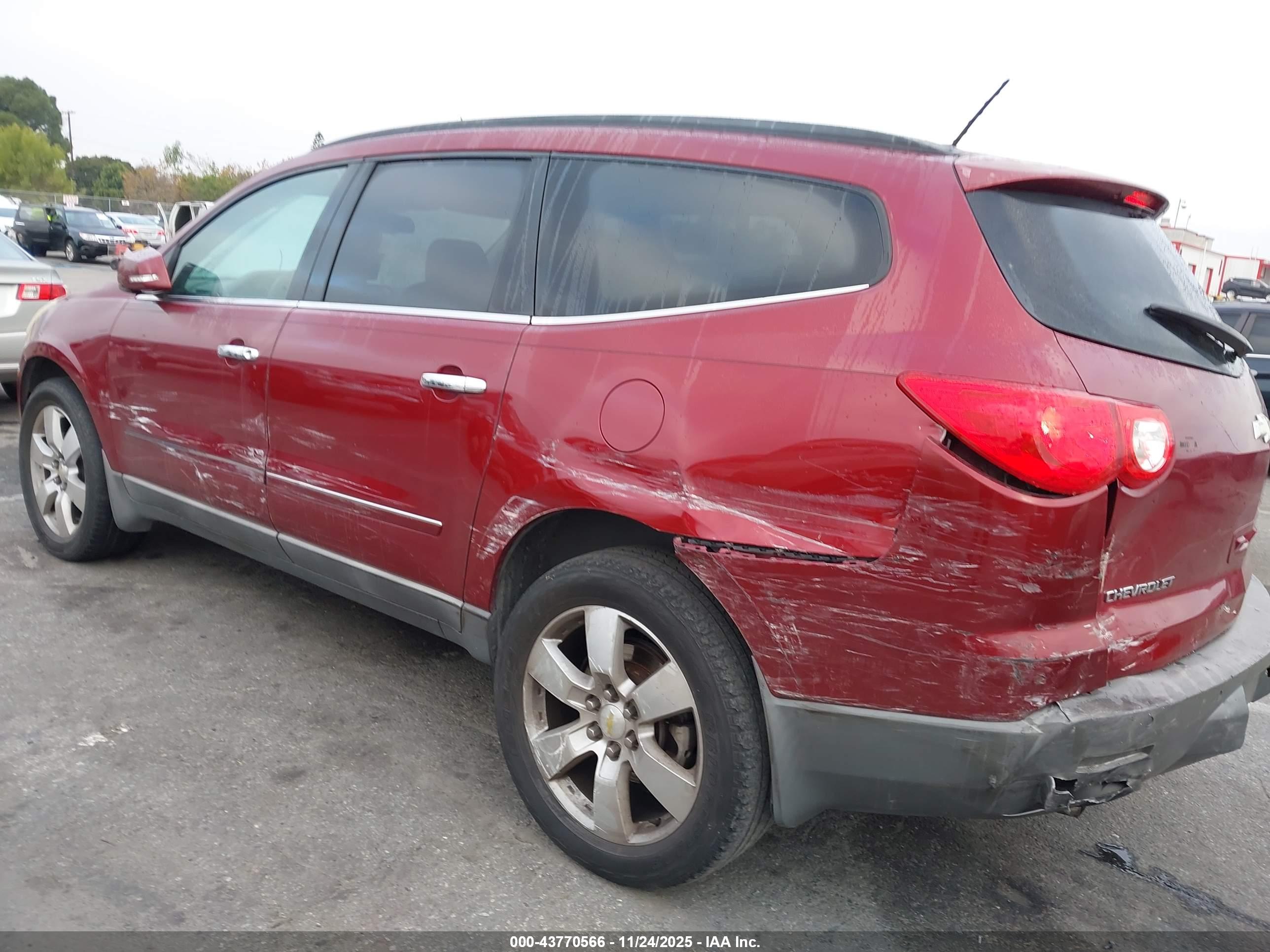 CHEVROLET TRAVERSE image 6