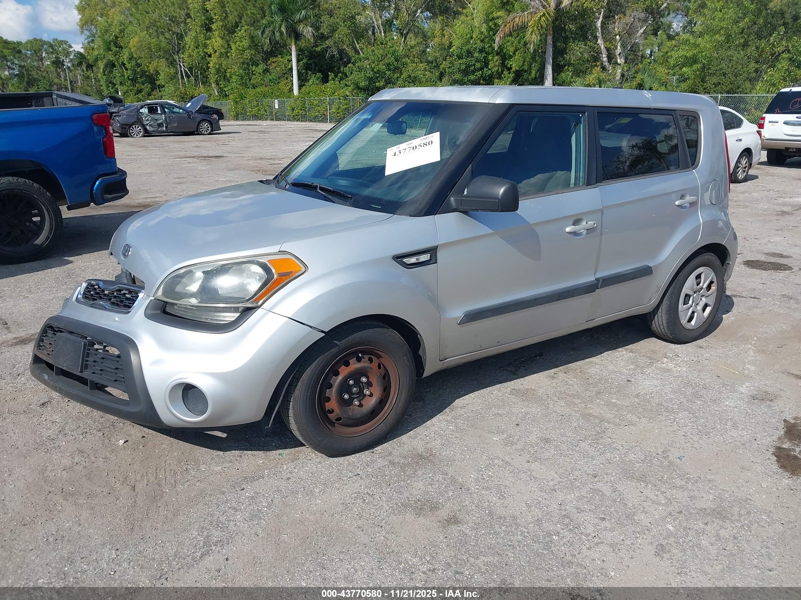 KIA SOUL image 2