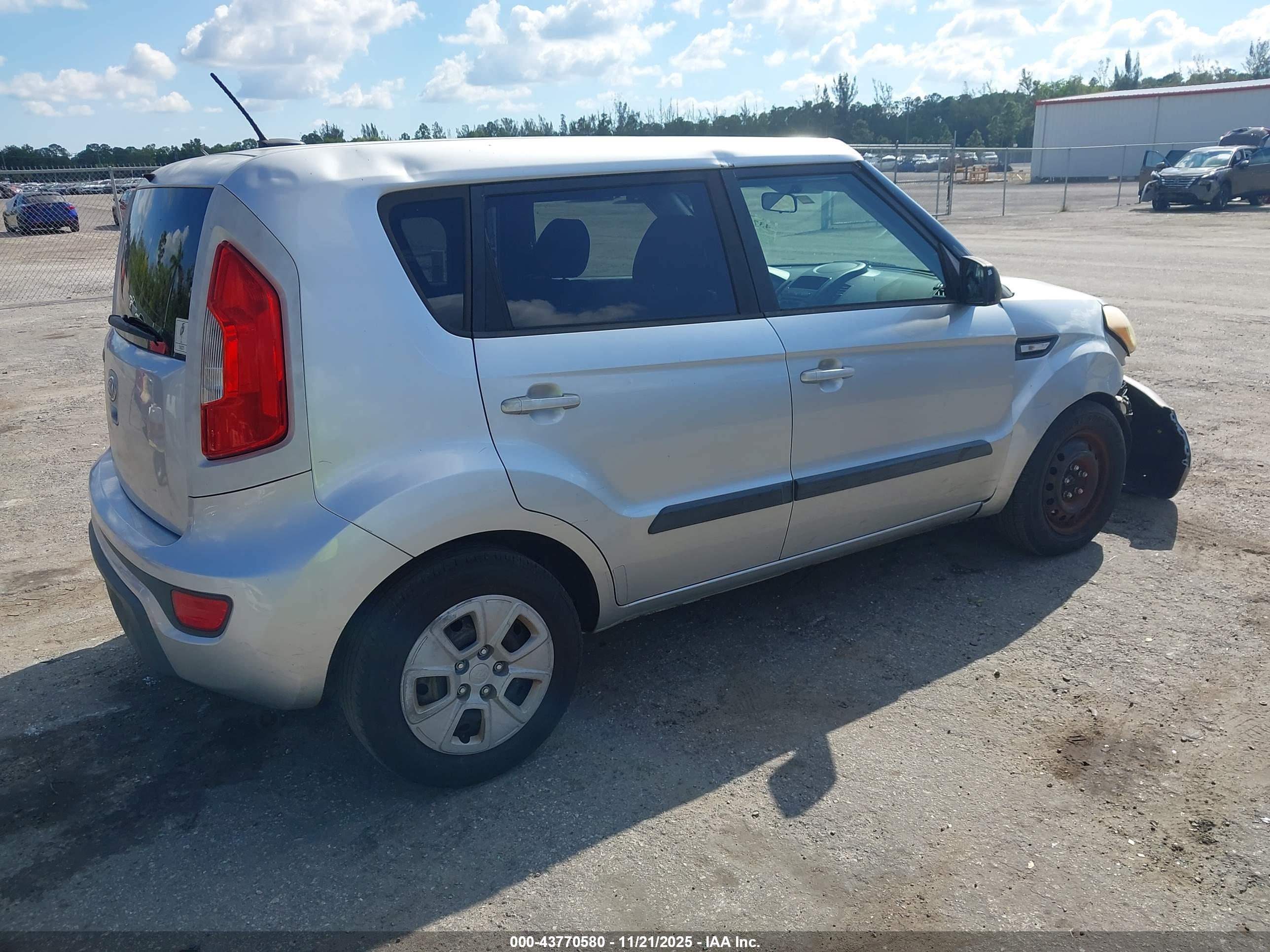 KIA SOUL image 4