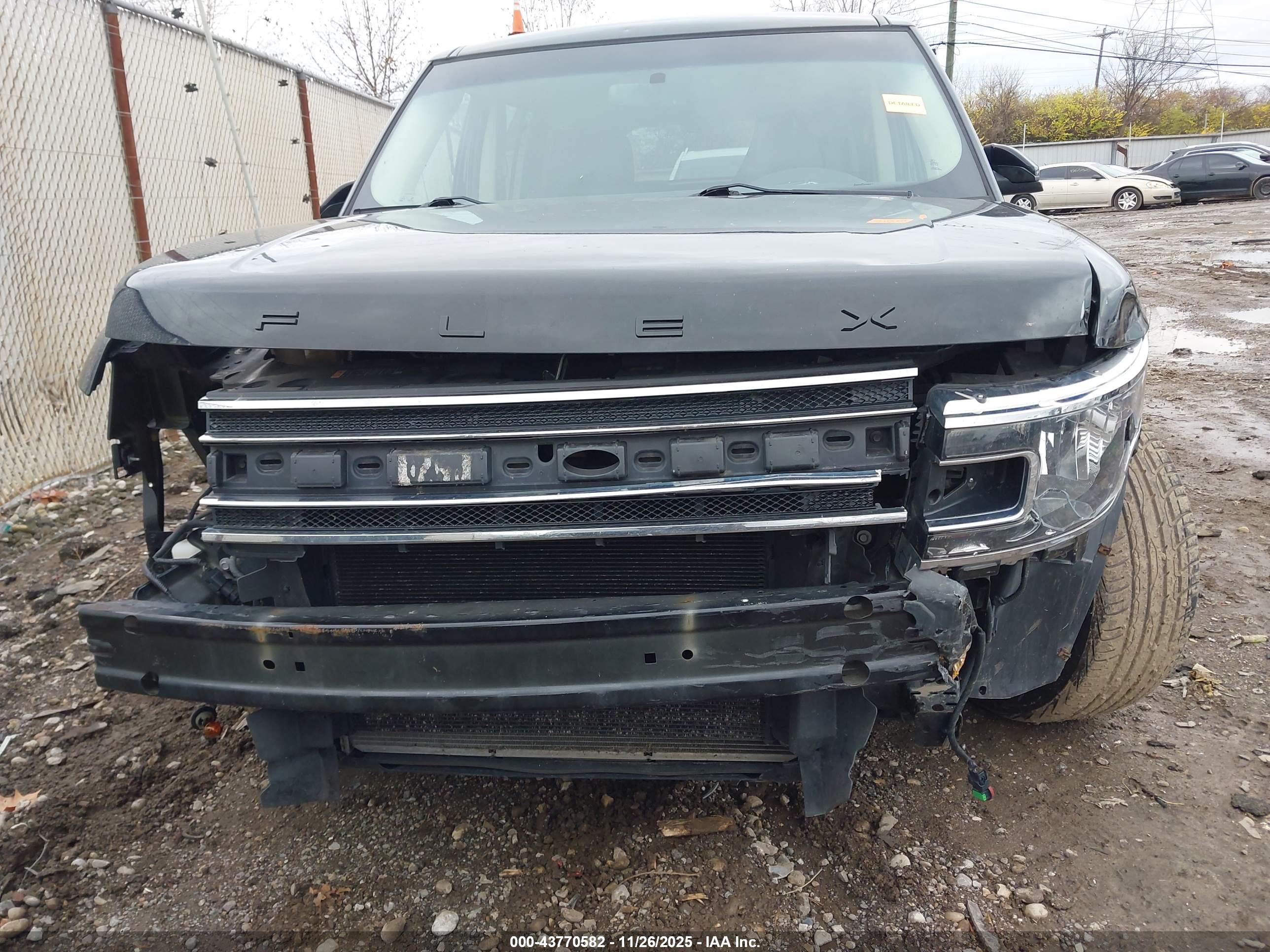 FORD FLEX image 6