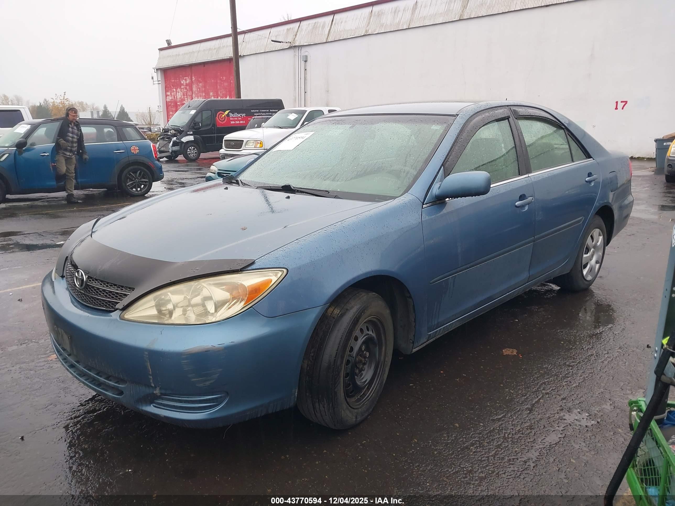 TOYOTA CAMRY image 2