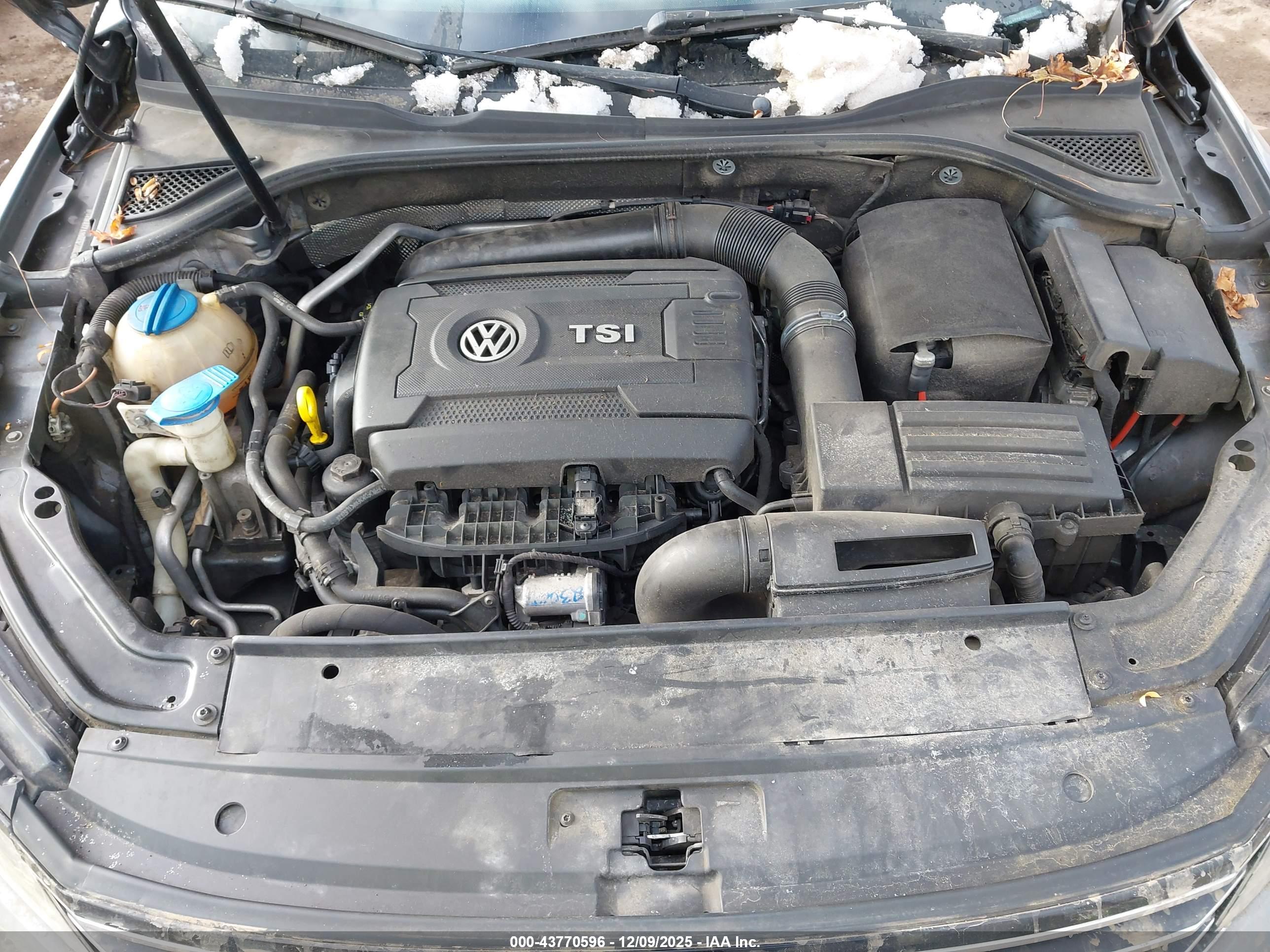 VOLKSWAGEN PASSAT image 10