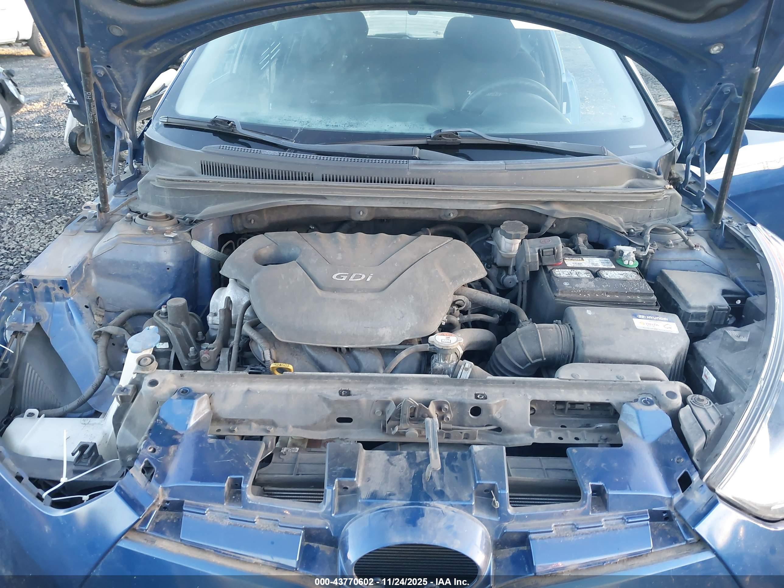 HYUNDAI VELOSTER image 10