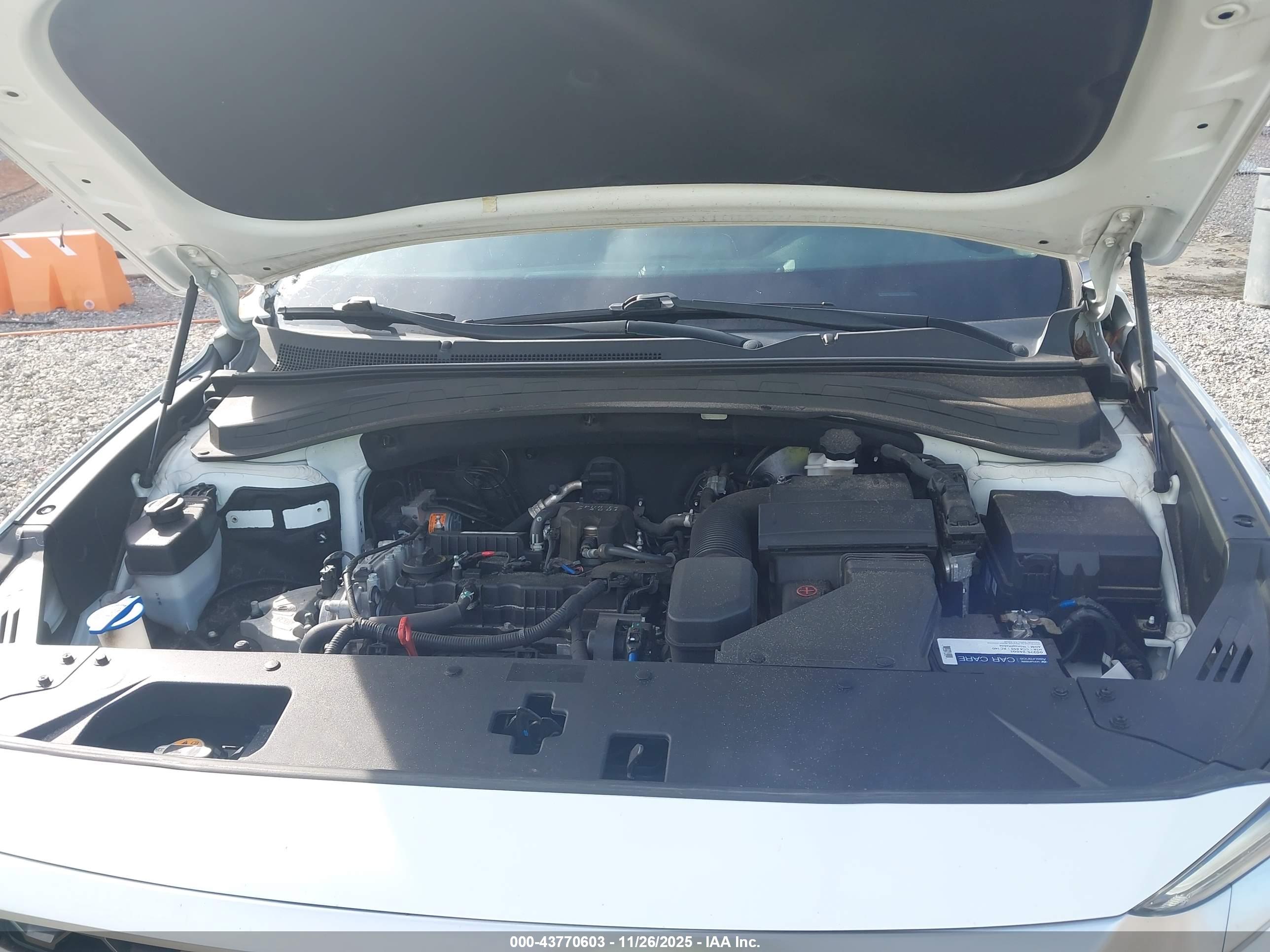 HYUNDAI SANTA image 10