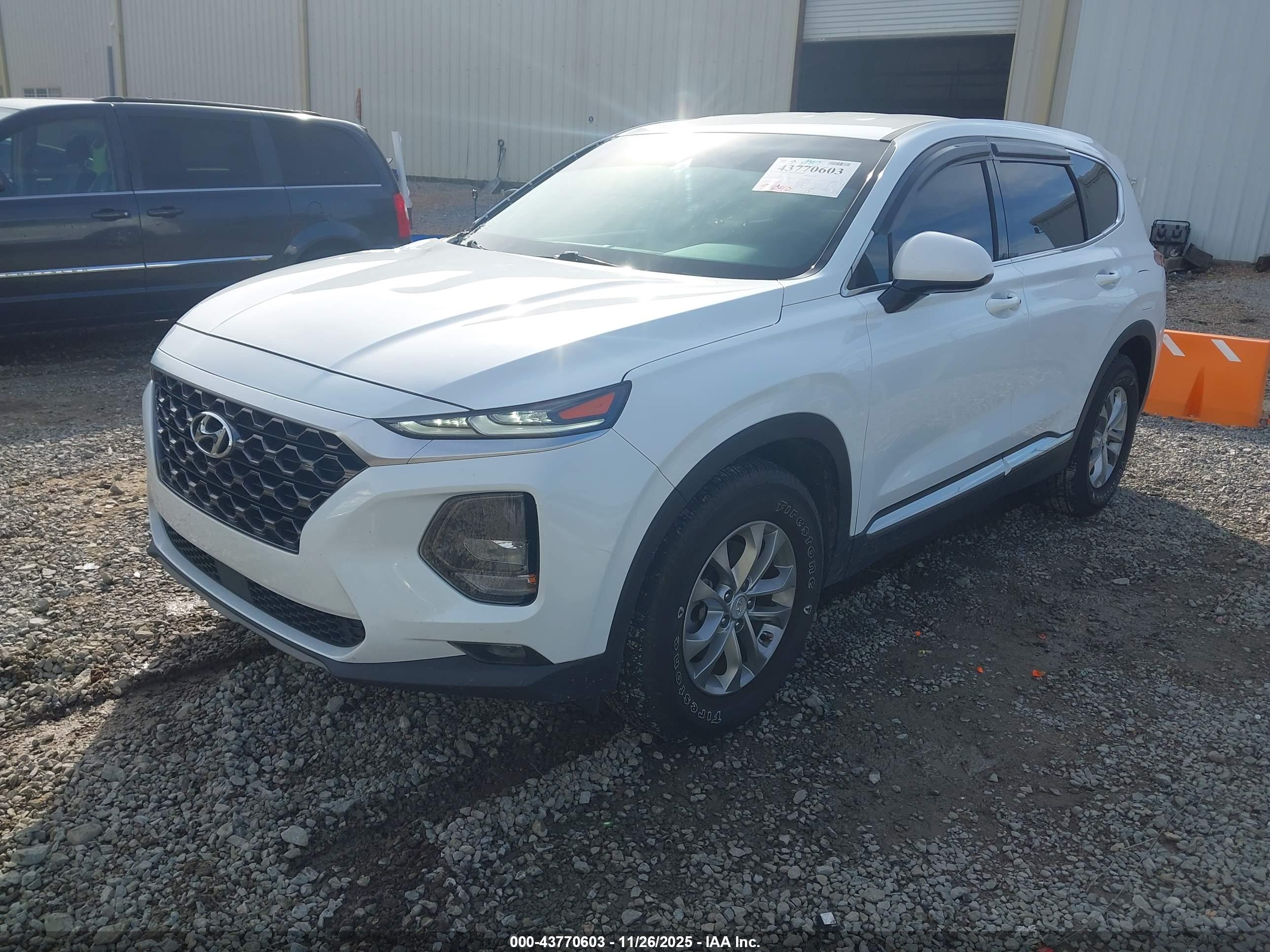 HYUNDAI SANTA image 2