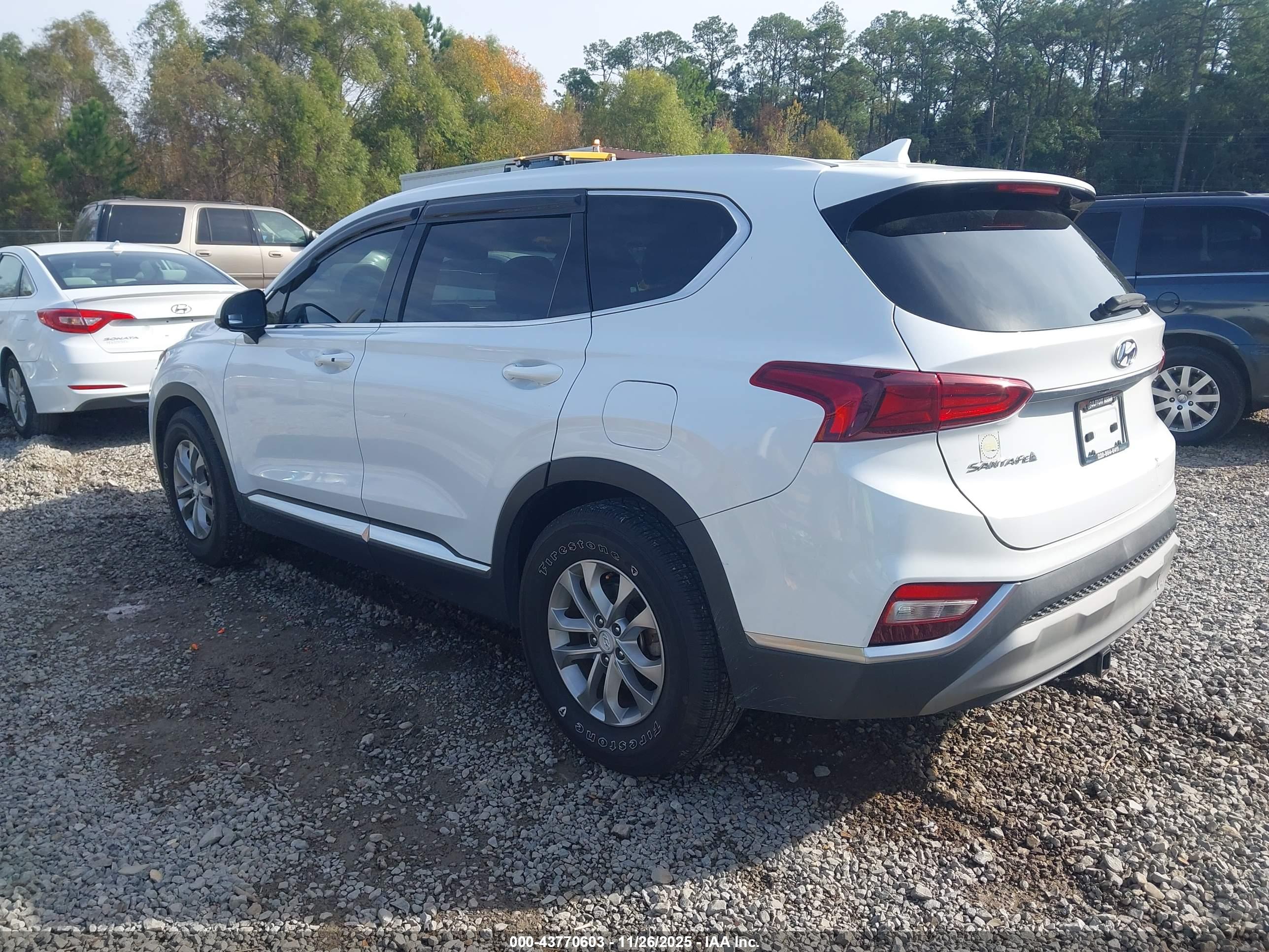 HYUNDAI SANTA image 3