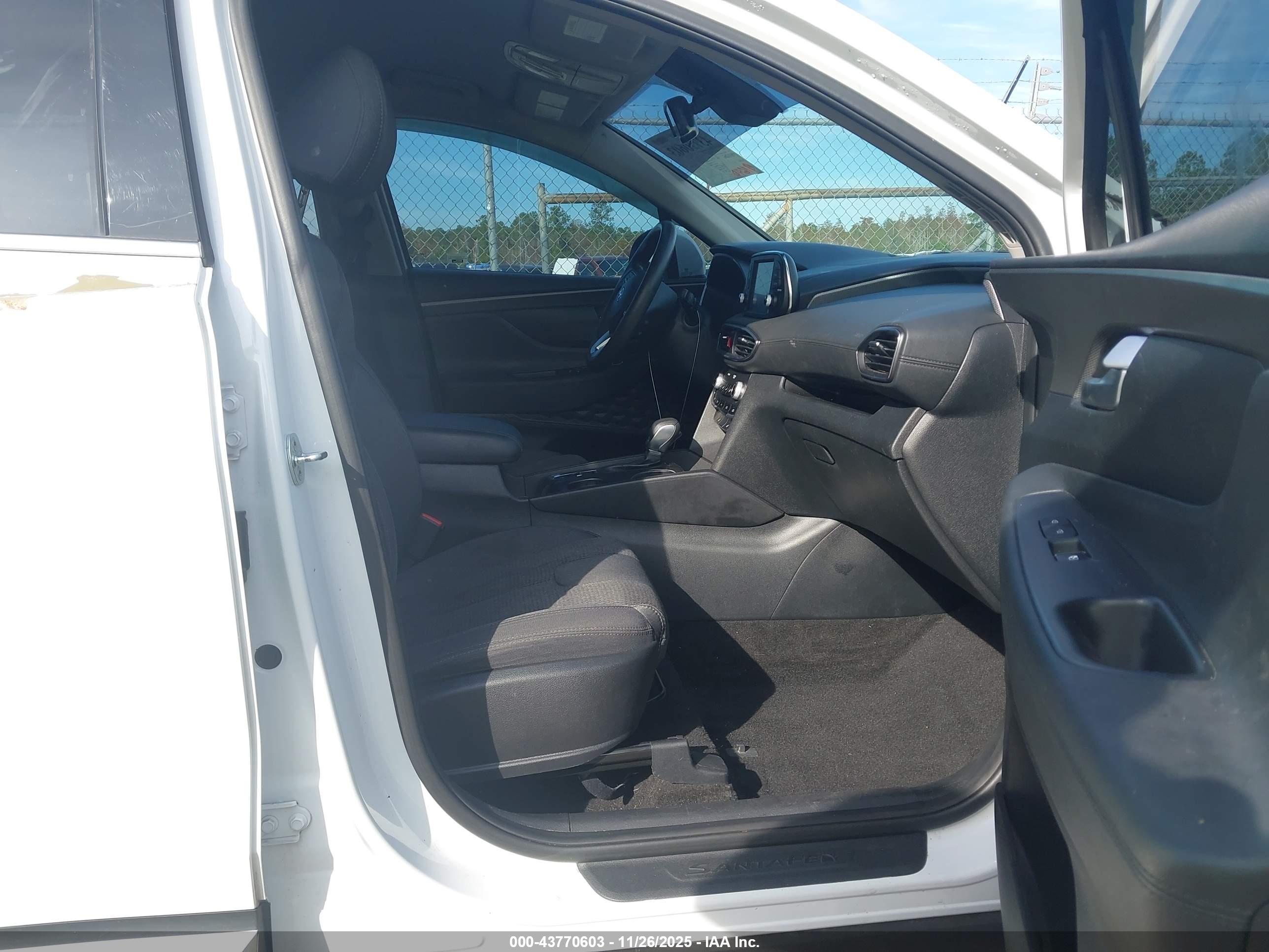 HYUNDAI SANTA image 5