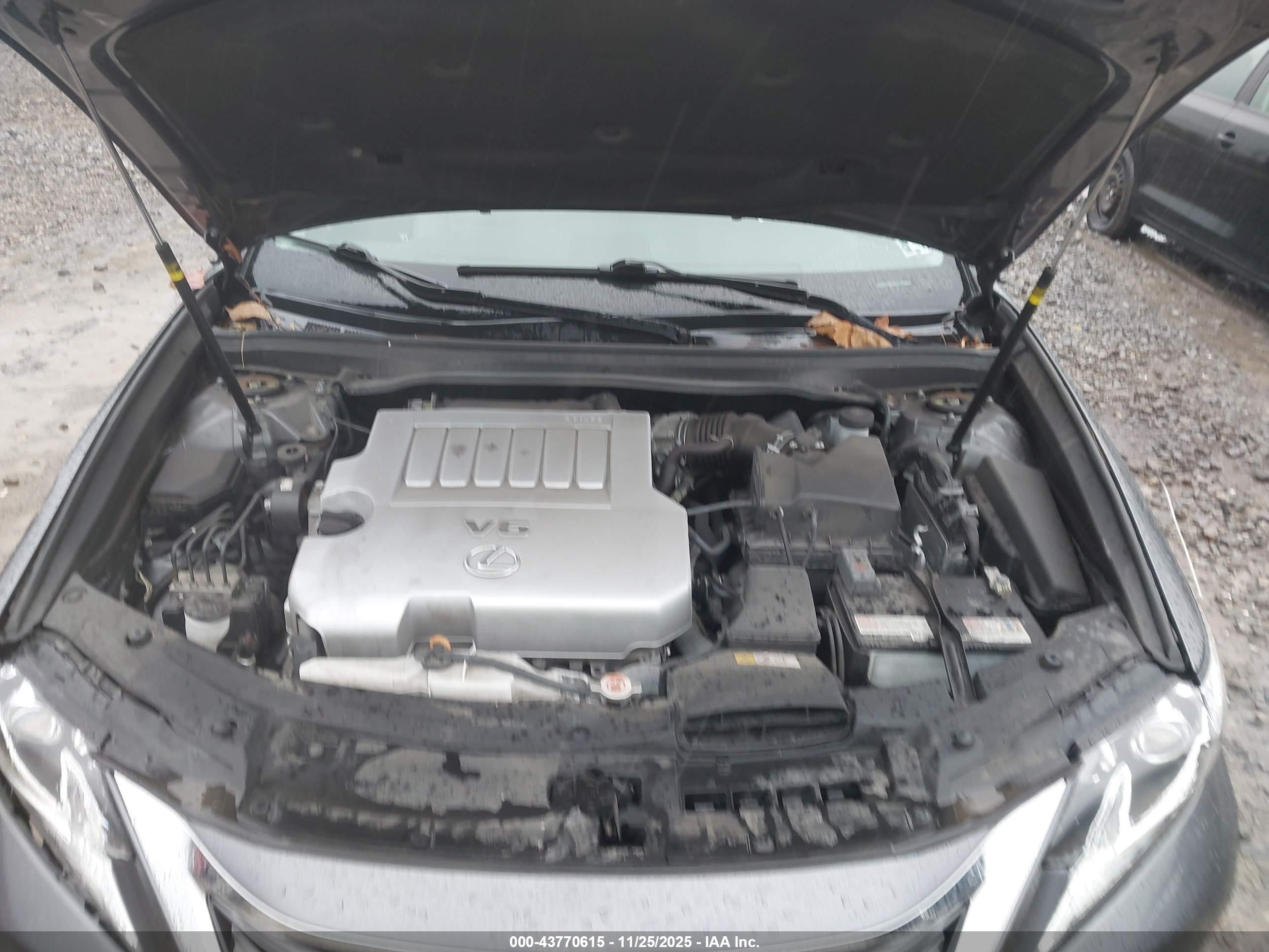 LEXUS ES image 10