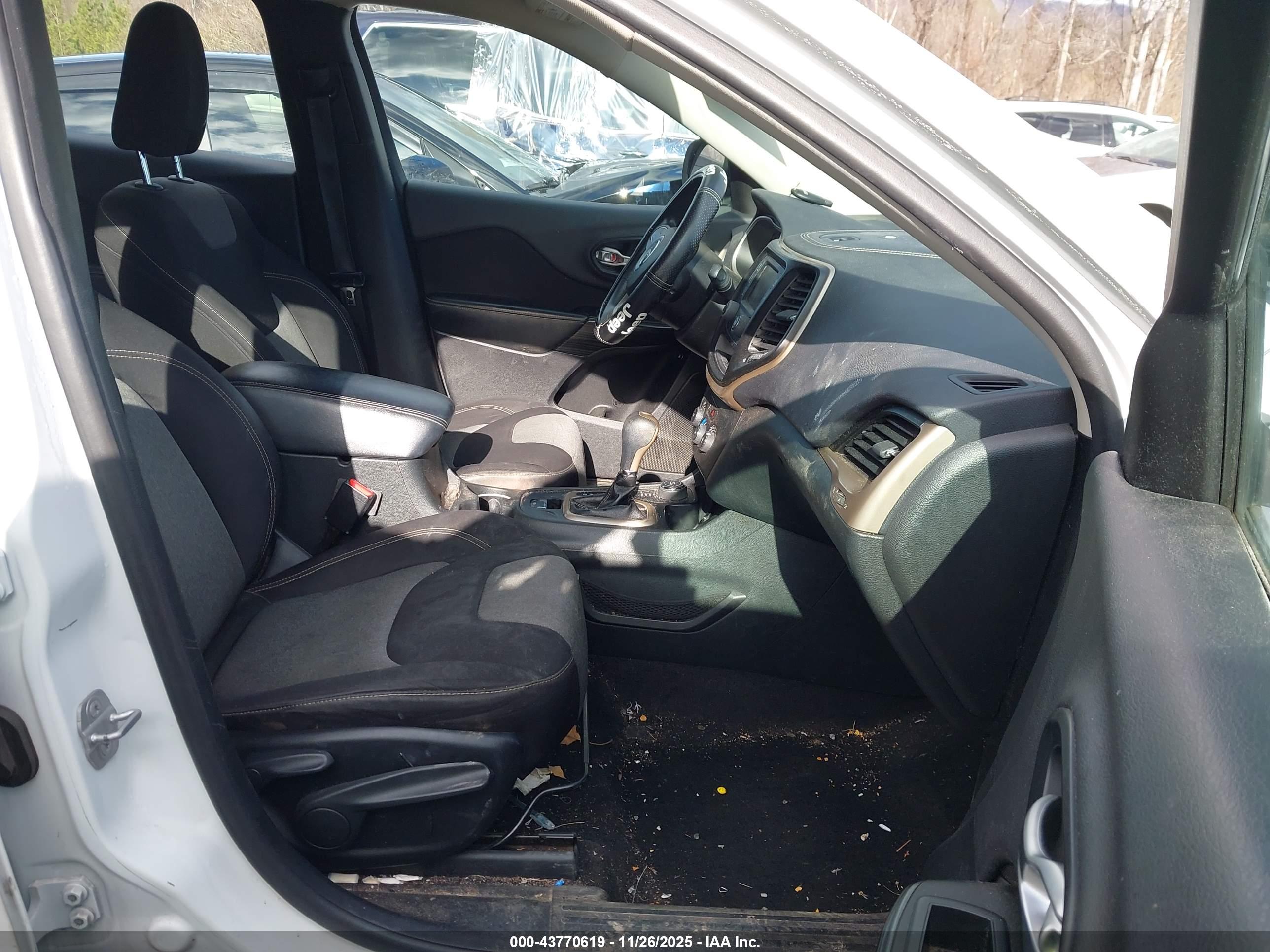 JEEP CHEROKEE image 5