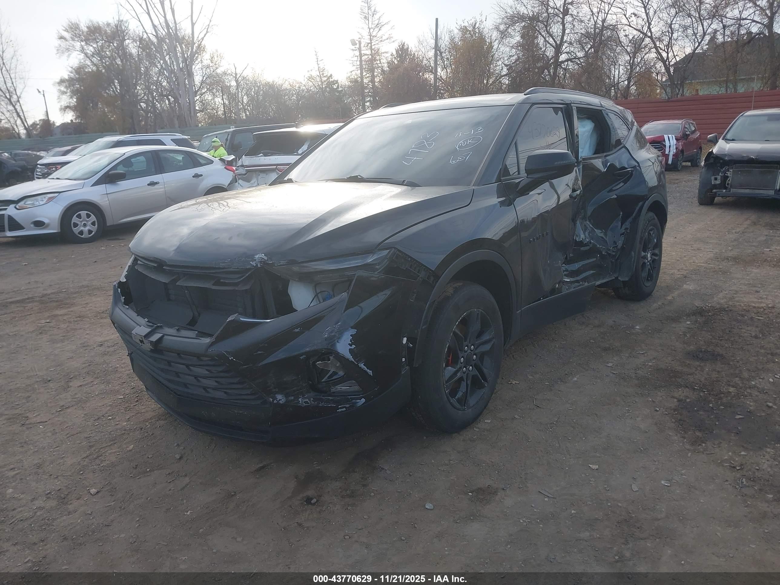 CHEVROLET BLAZER image 2