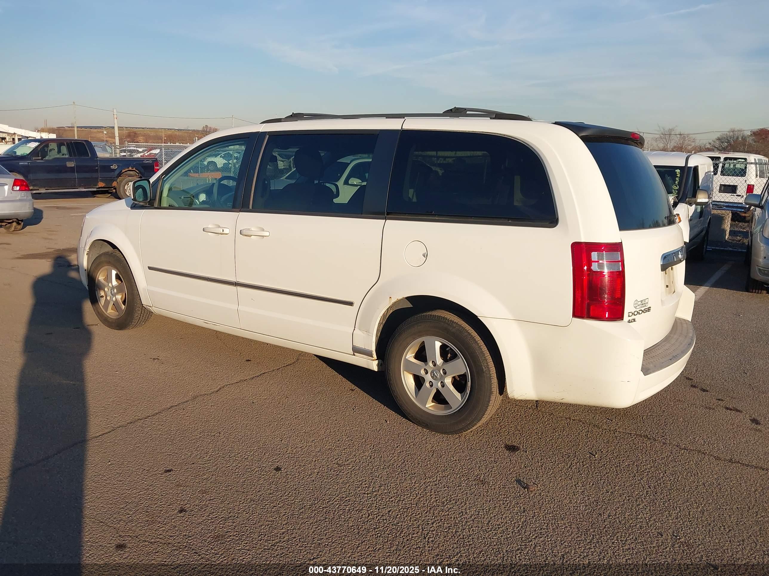 DODGE GRAND image 3