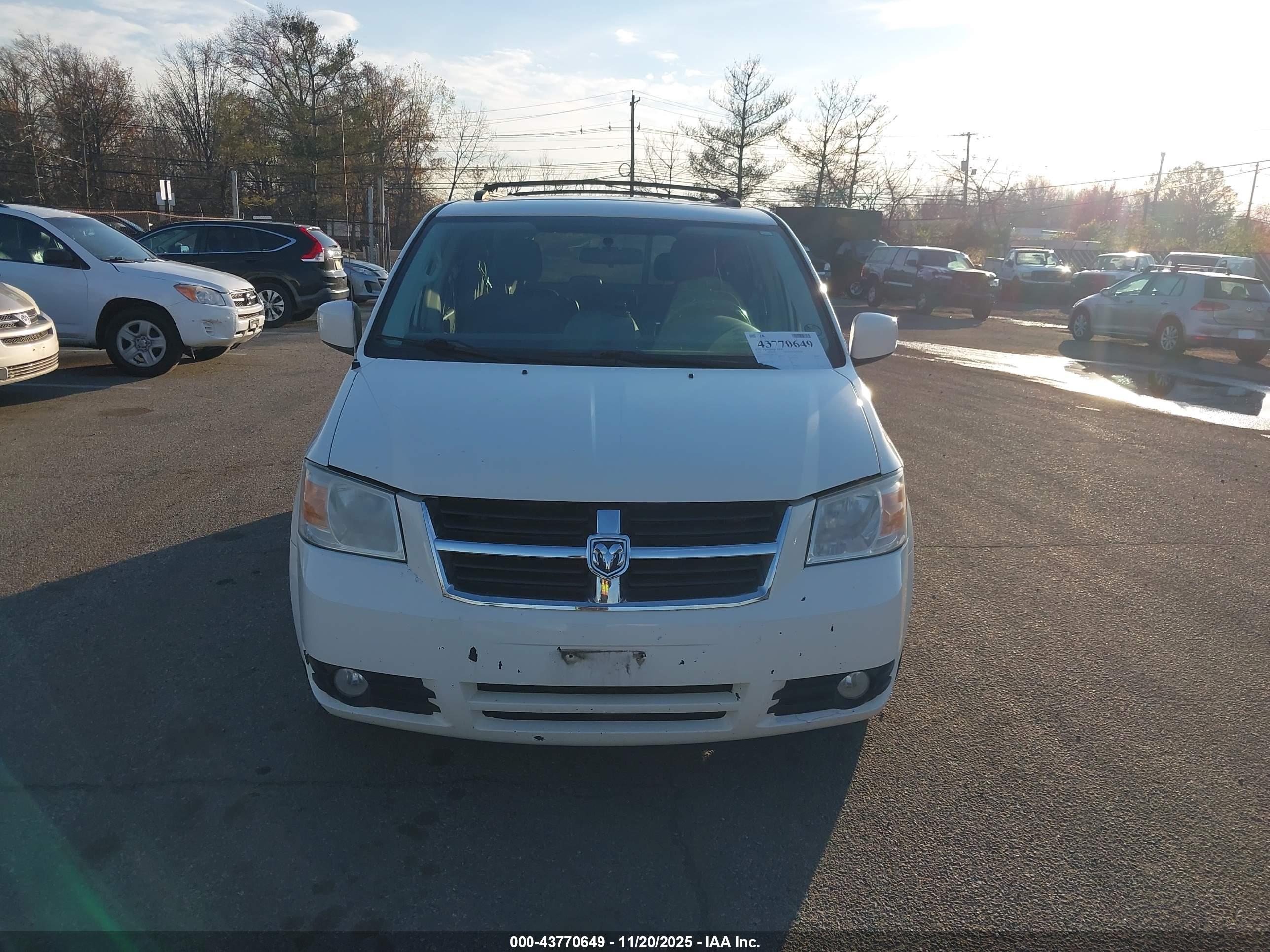 DODGE GRAND image 6