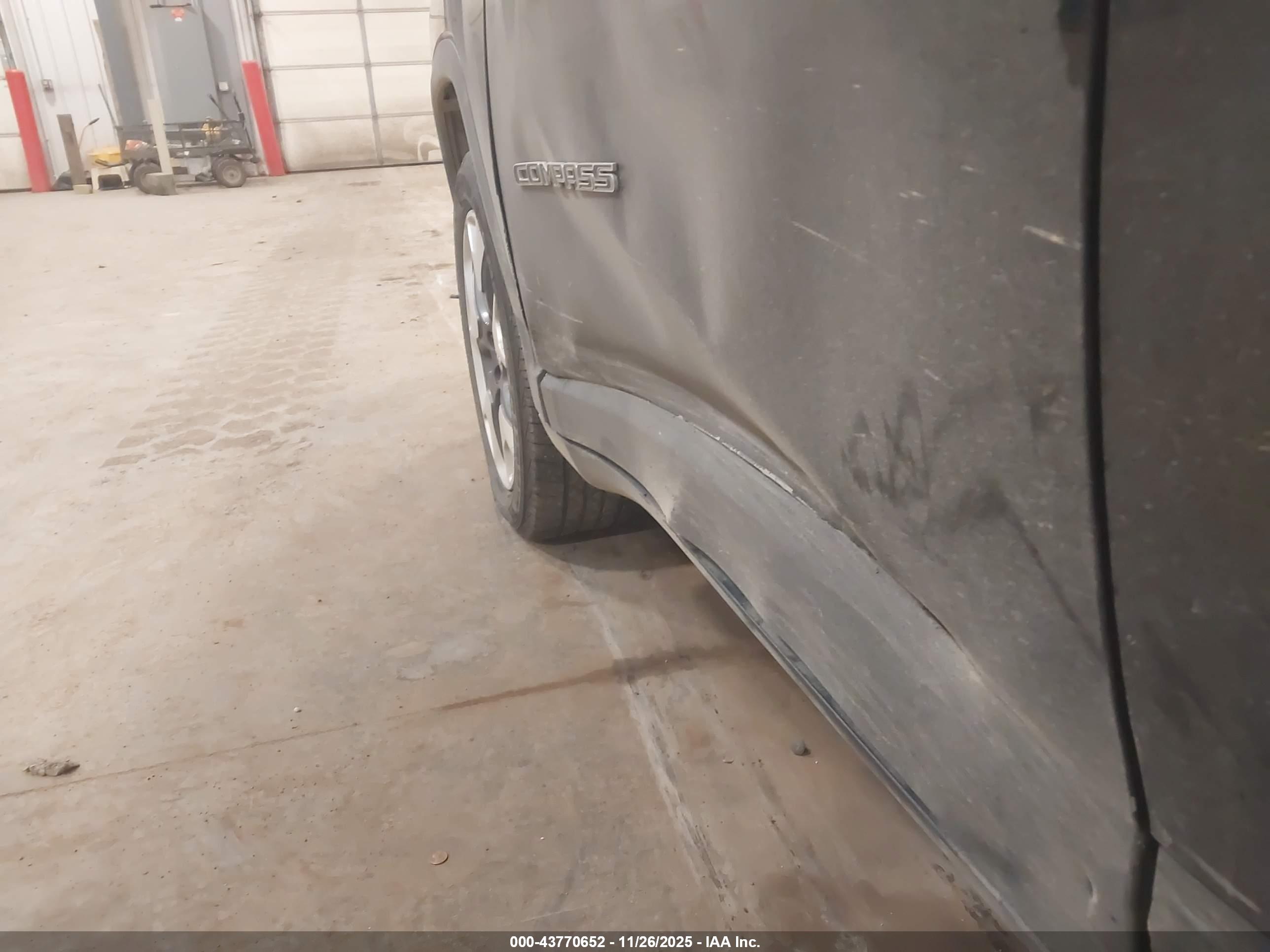 JEEP COMPASS image 6