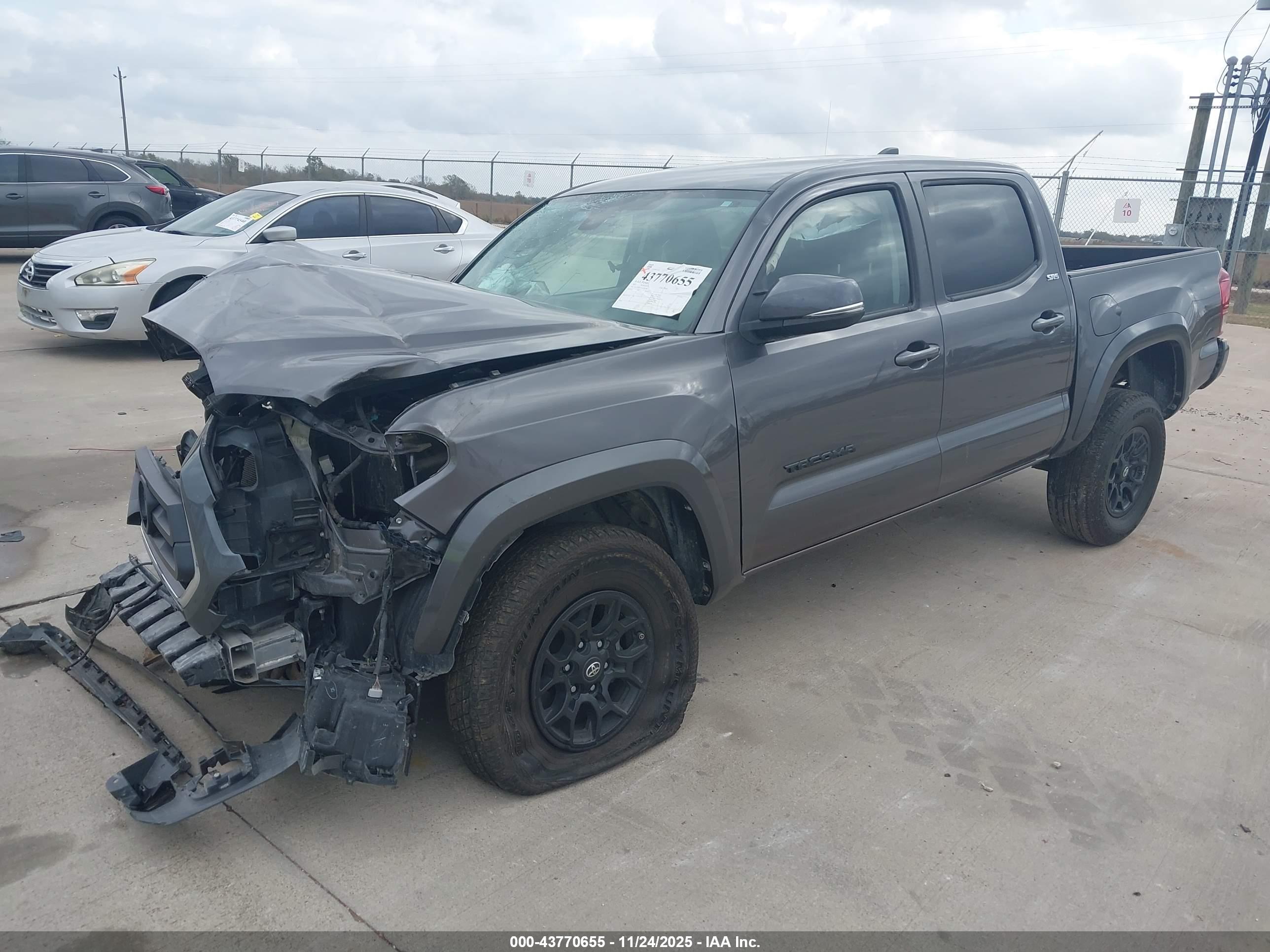 TOYOTA TACOMA image 2