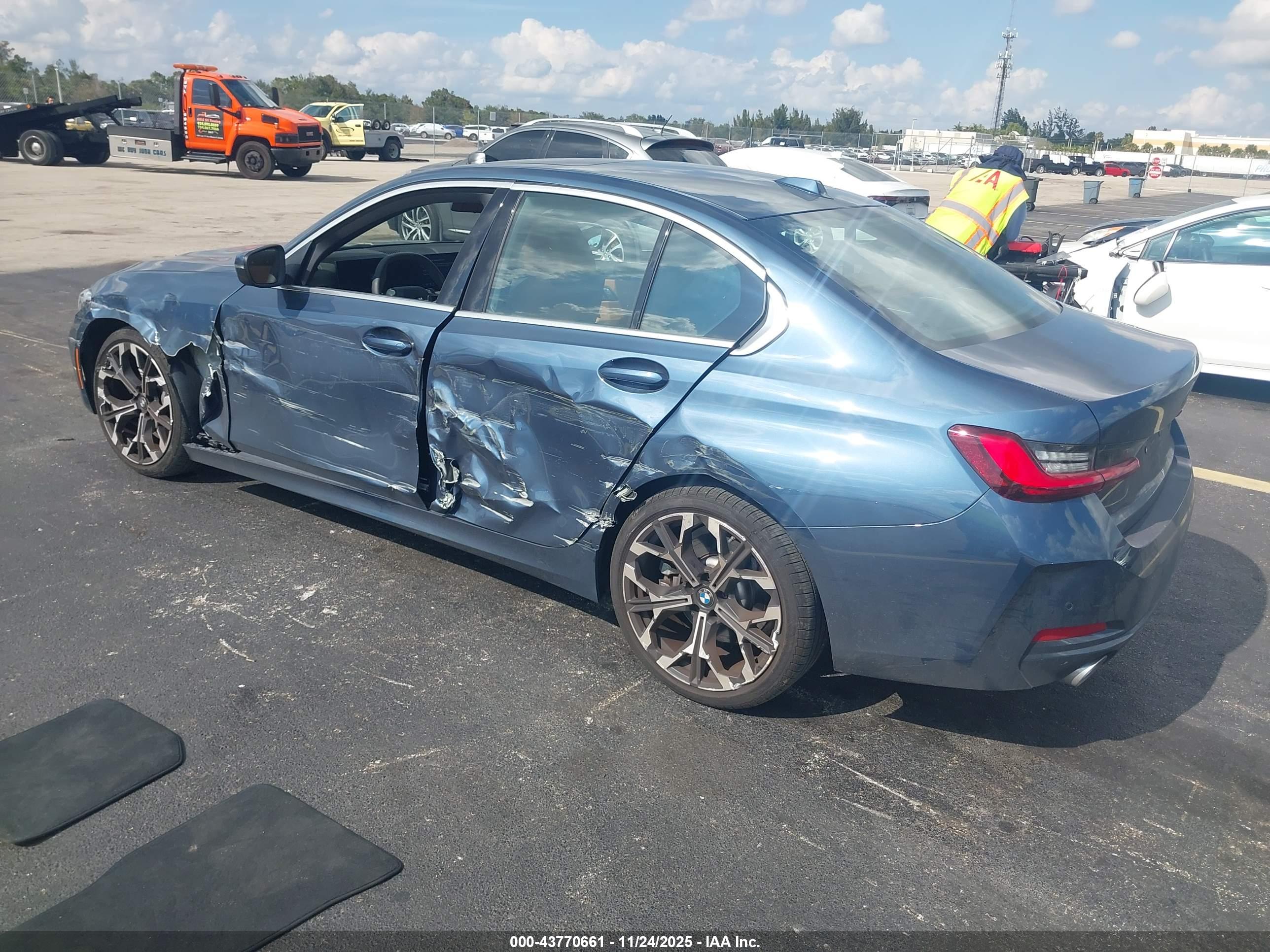 BMW 330I image 3