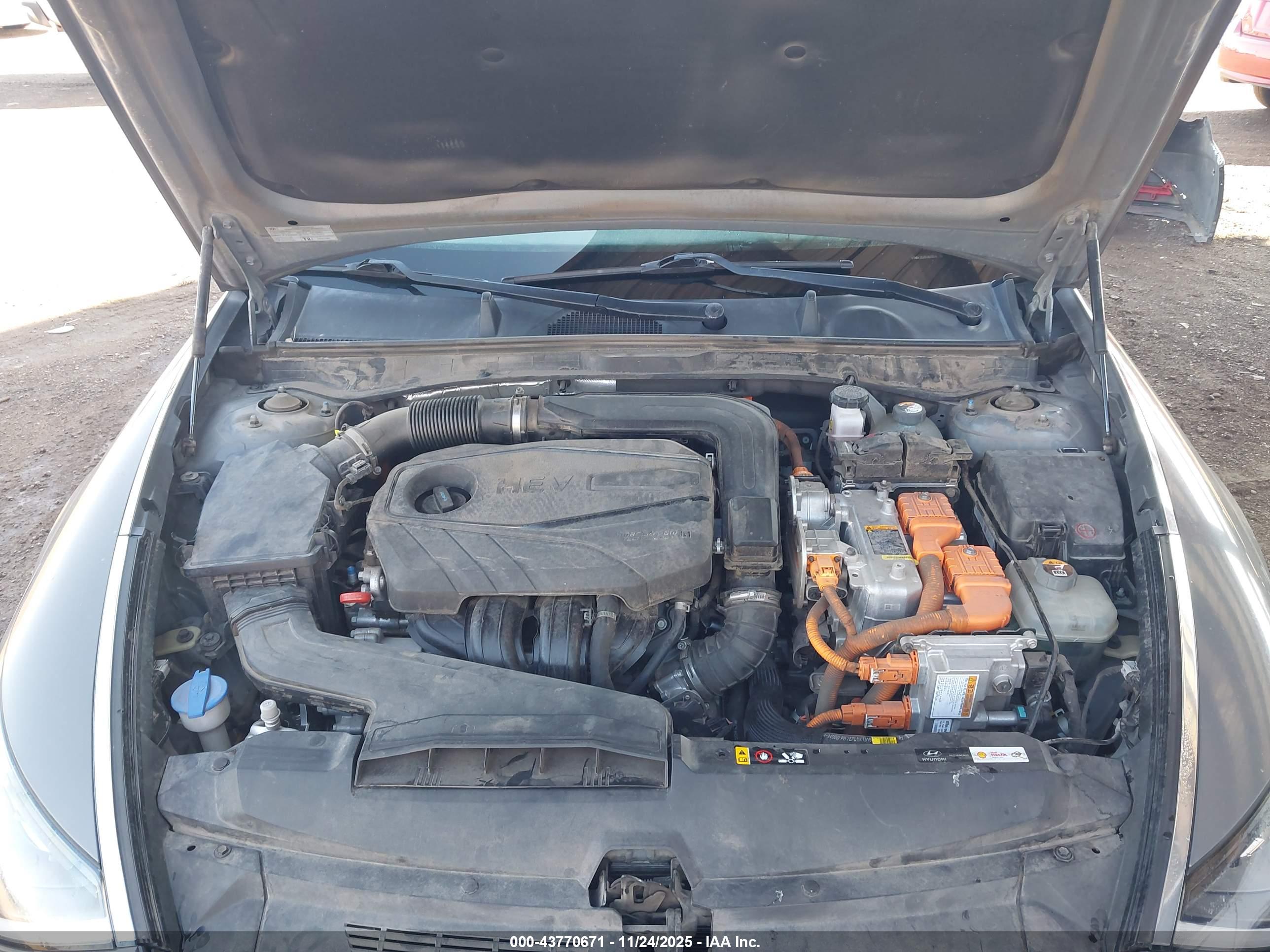 HYUNDAI SONATA image 10