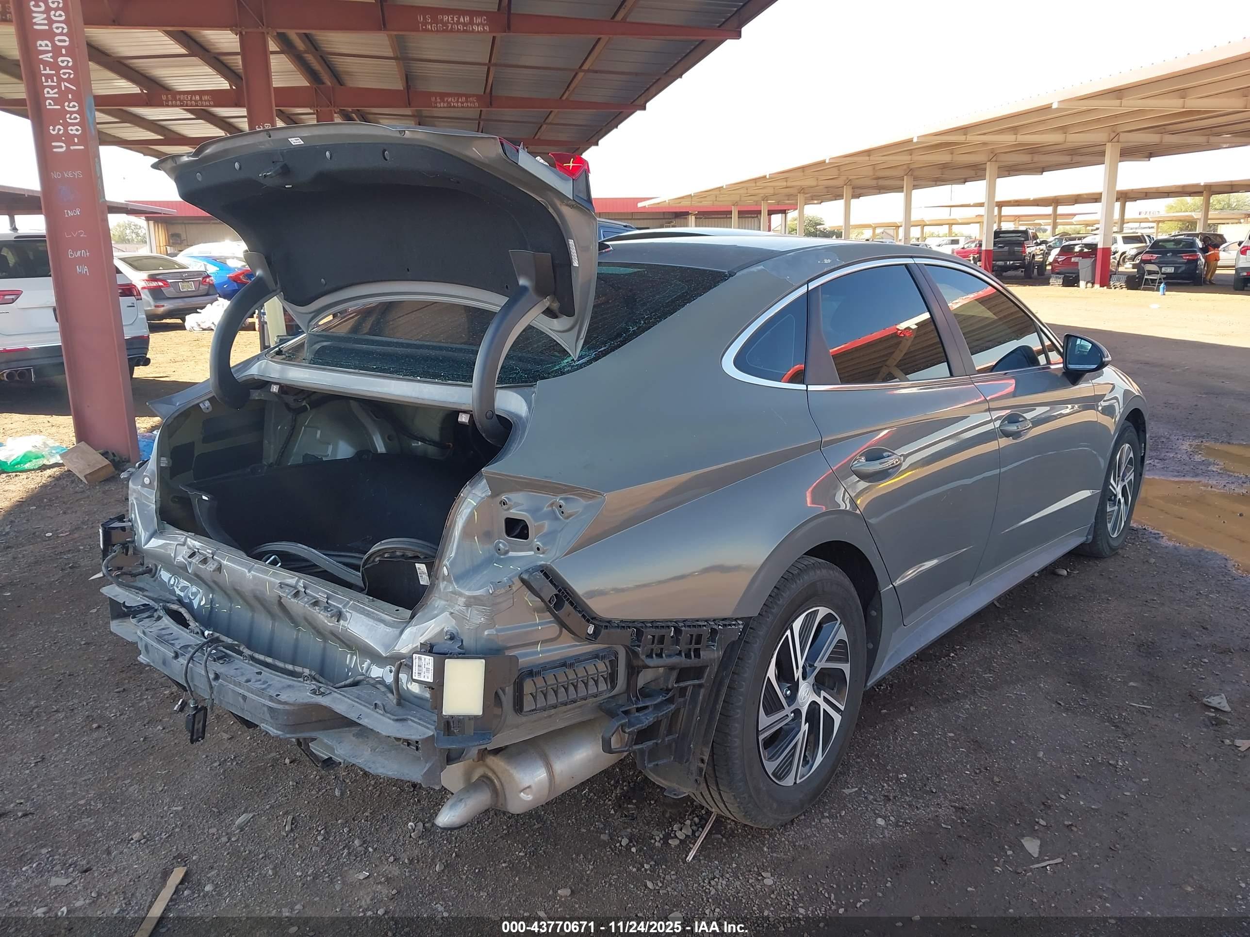HYUNDAI SONATA image 4