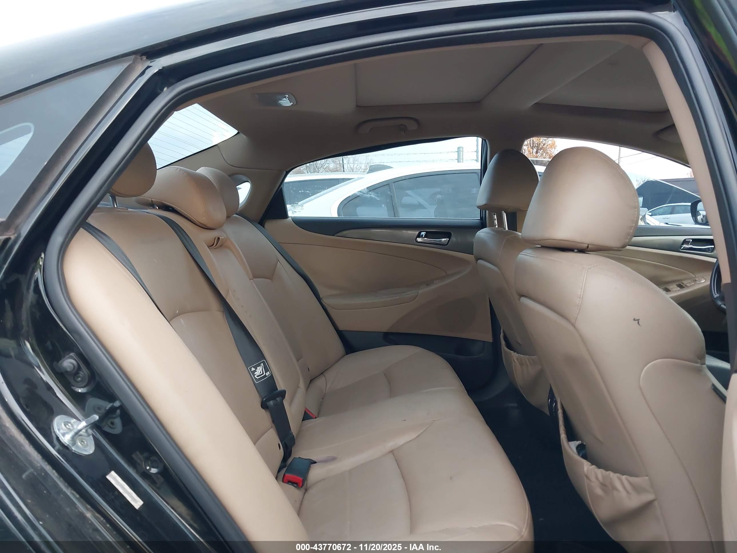 HYUNDAI SONATA image 8