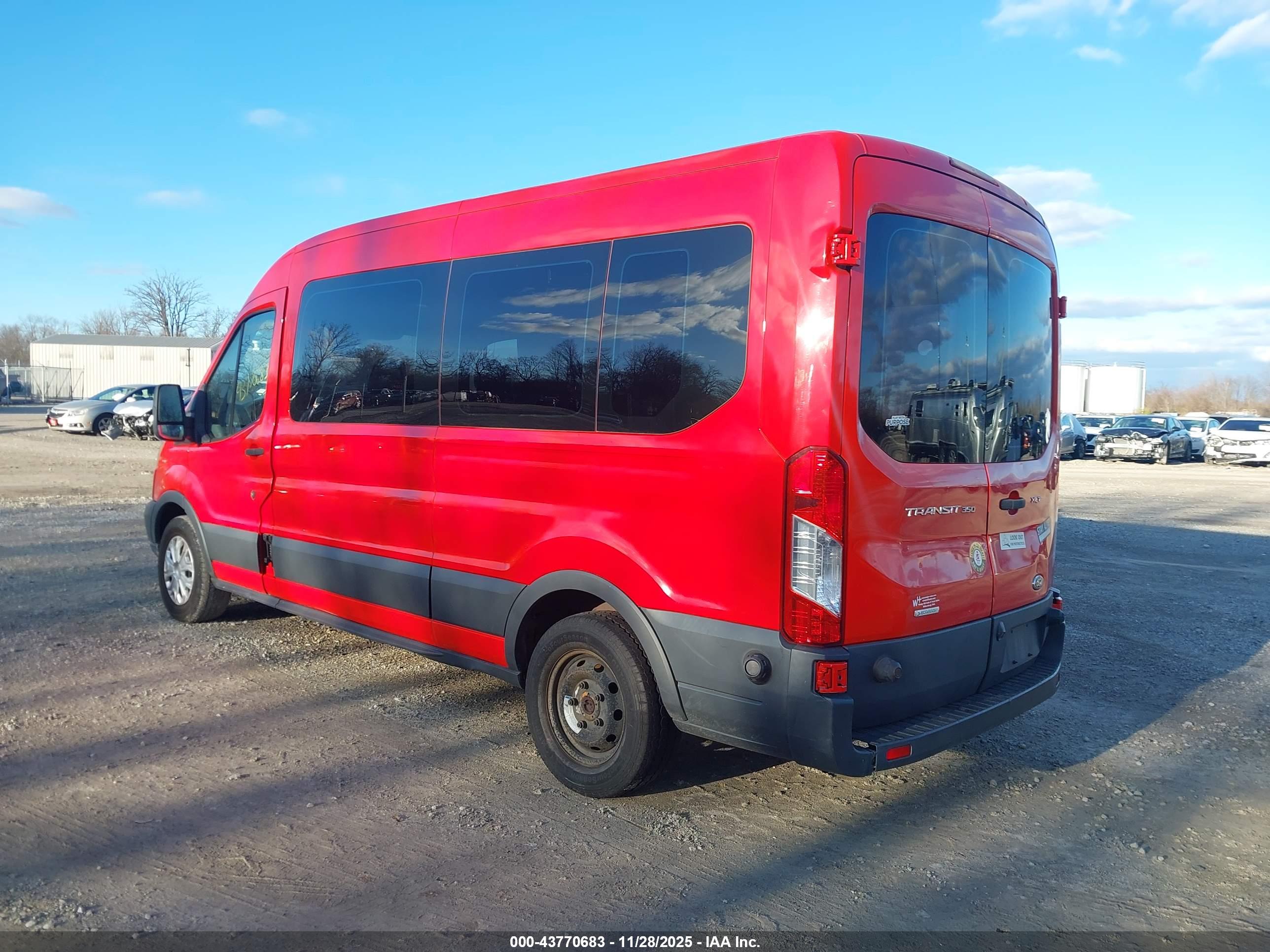 FORD TRANSIT-350 image 3