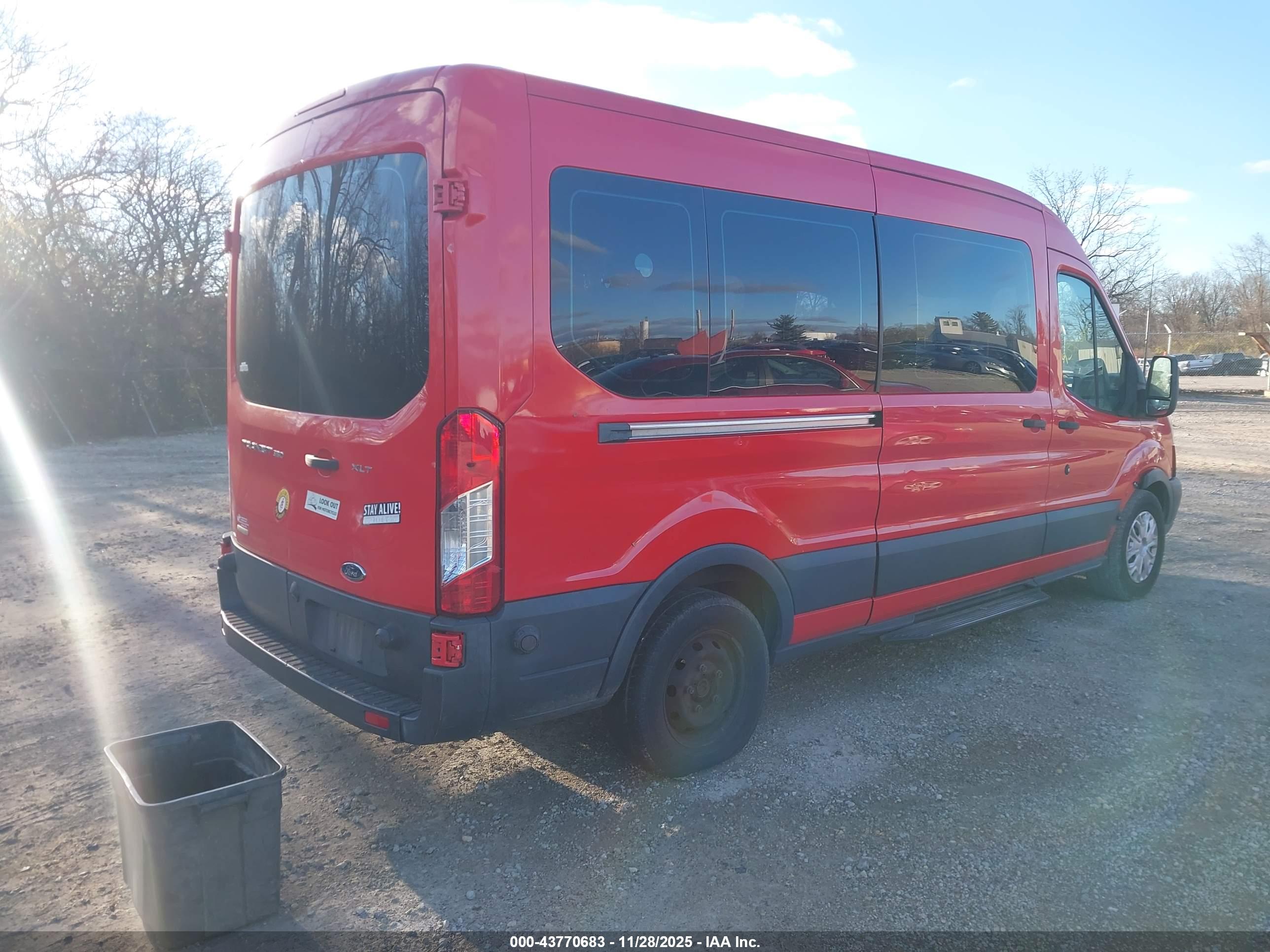 FORD TRANSIT-350 image 4