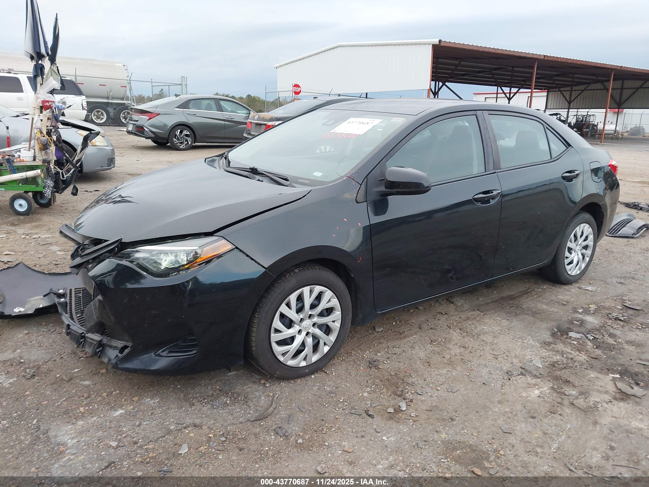 TOYOTA COROLLA image 2
