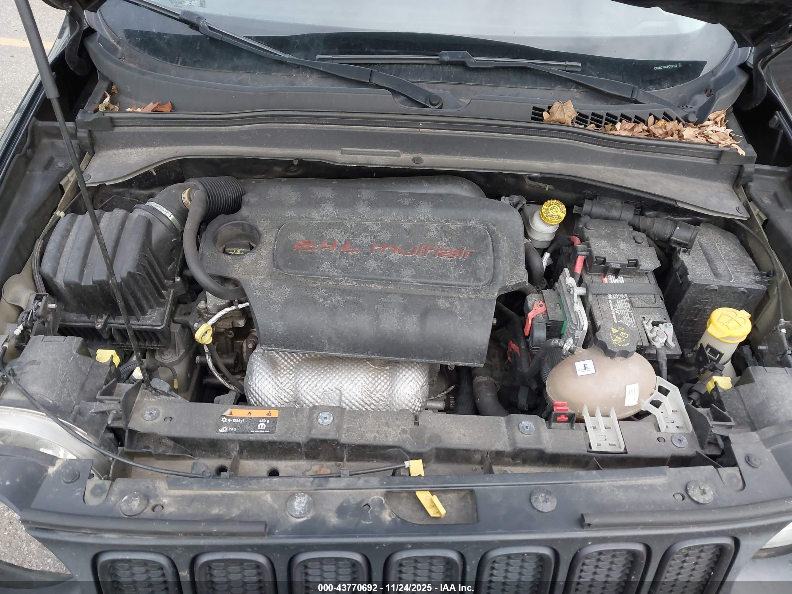 JEEP RENEGADE image 10