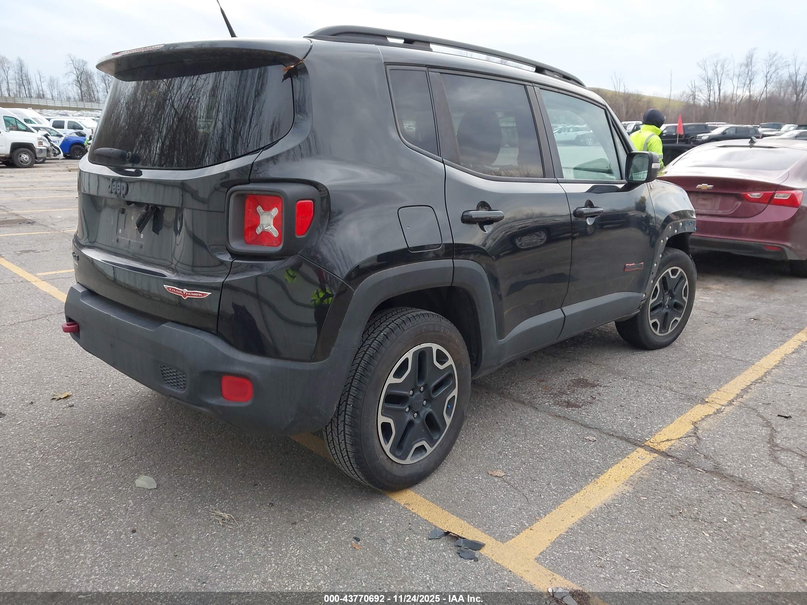 JEEP RENEGADE image 4